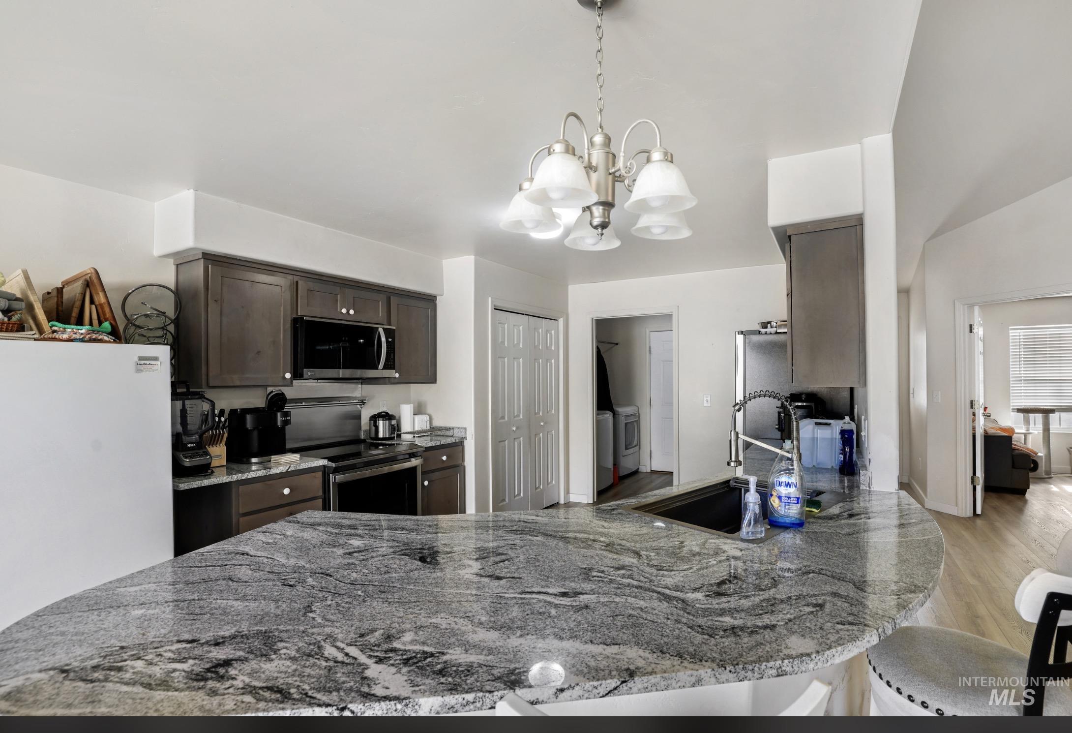 439 Meadowview Lane, Twin Falls, Idaho 83301, 4 Bedrooms, 2 Bathrooms, Residential For Sale, Price $375,000, 98984092