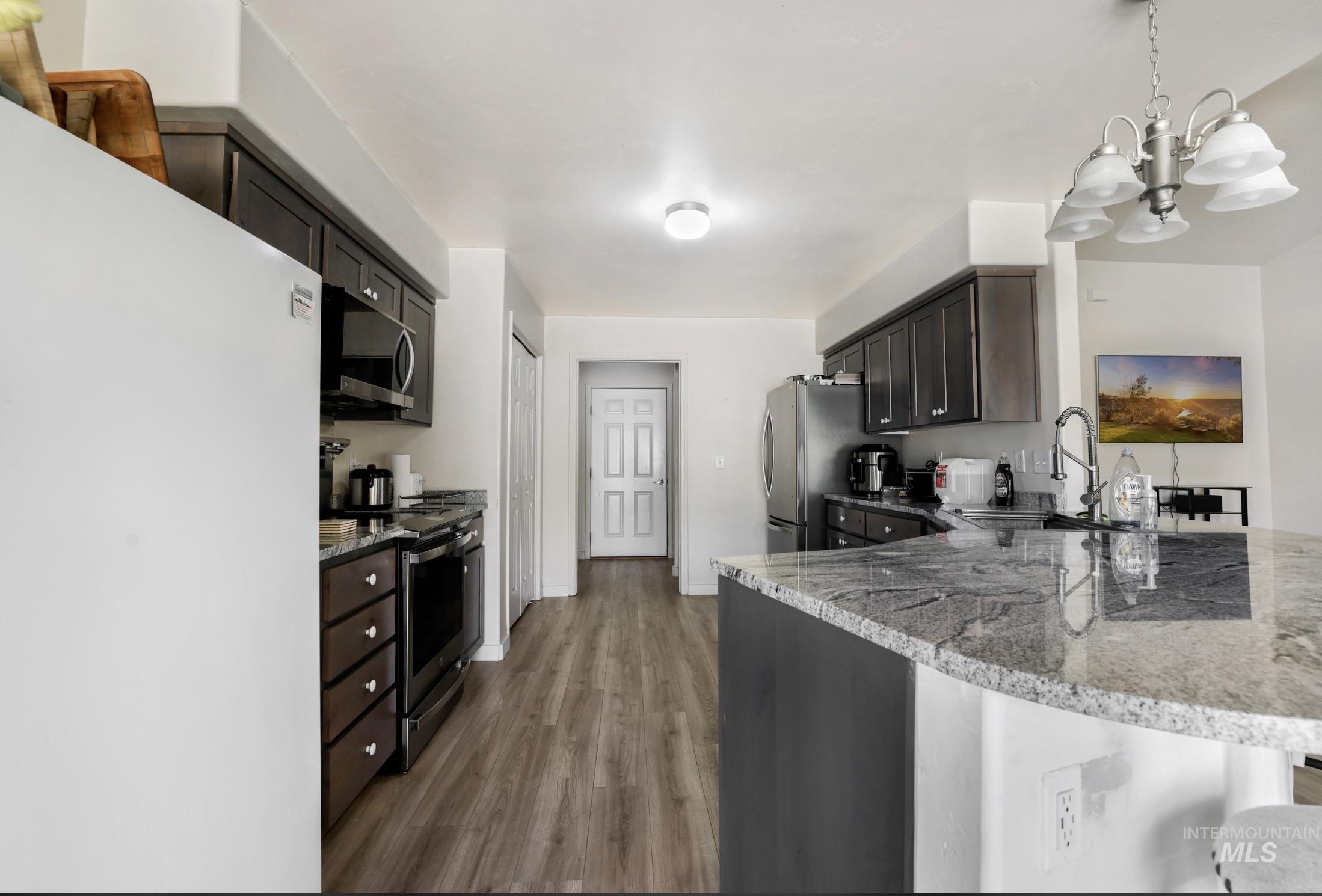 439 Meadowview Lane, Twin Falls, Idaho 83301, 4 Bedrooms, 2 Bathrooms, Residential For Sale, Price $375,000, 98984092