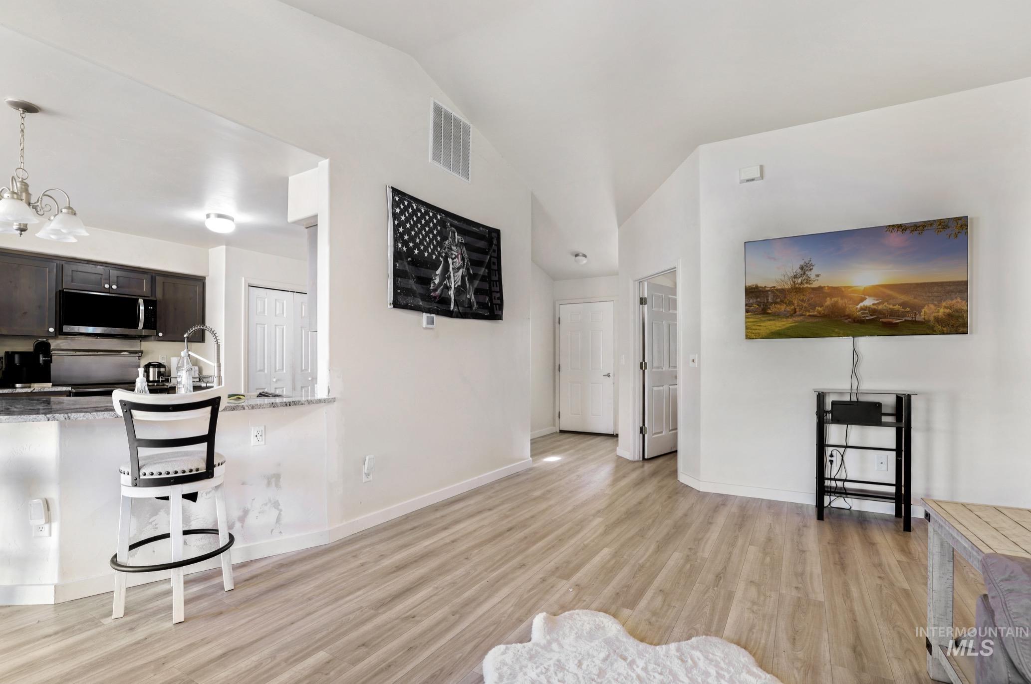 439 Meadowview Lane, Twin Falls, Idaho 83301, 4 Bedrooms, 2 Bathrooms, Residential For Sale, Price $375,000, 98984092