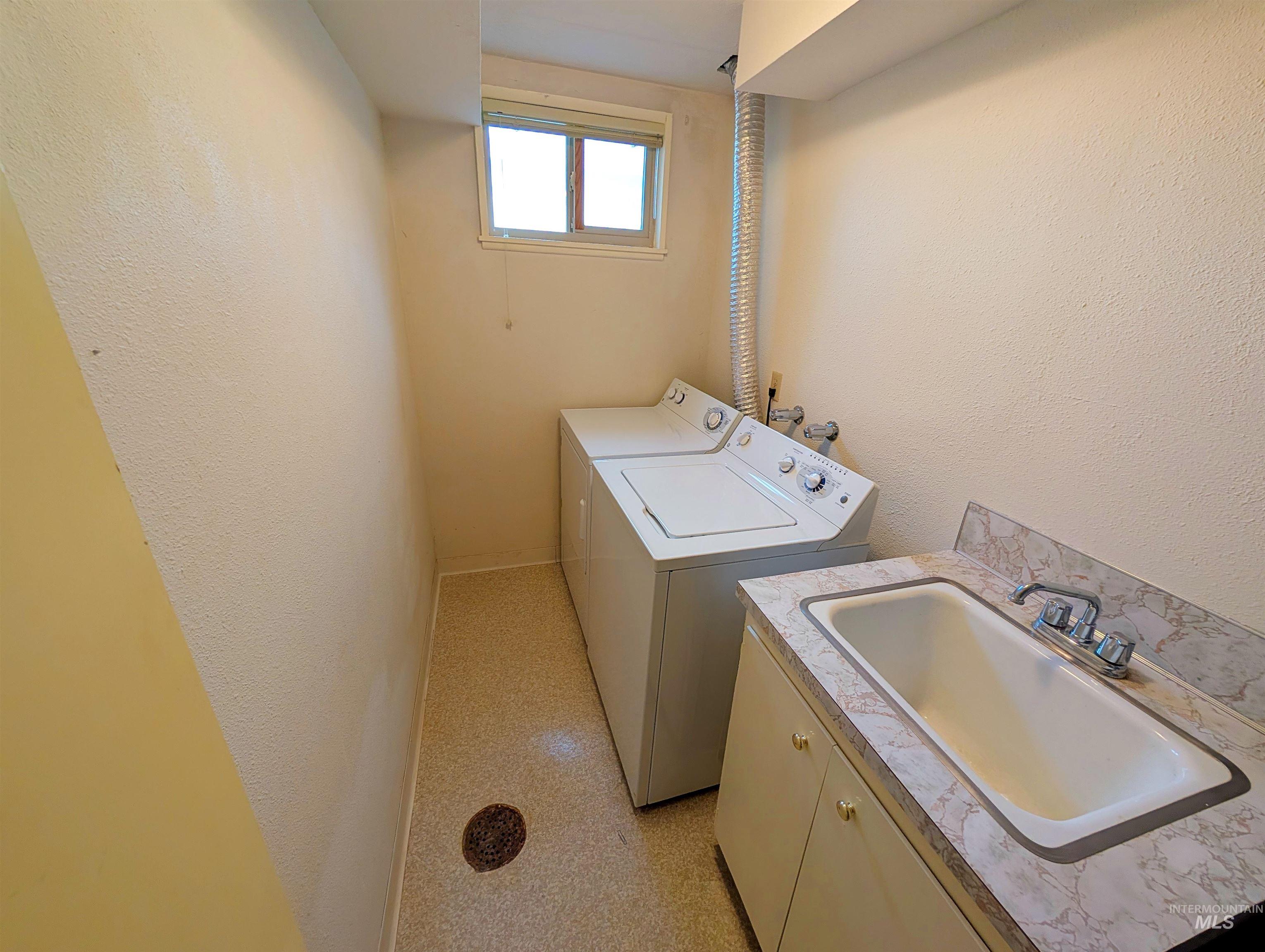 11100 Bens Rd, Cascade, Idaho 83611, 6 Bedrooms, 4 Bathrooms, Residential For Sale, Price $599,000, 98984093