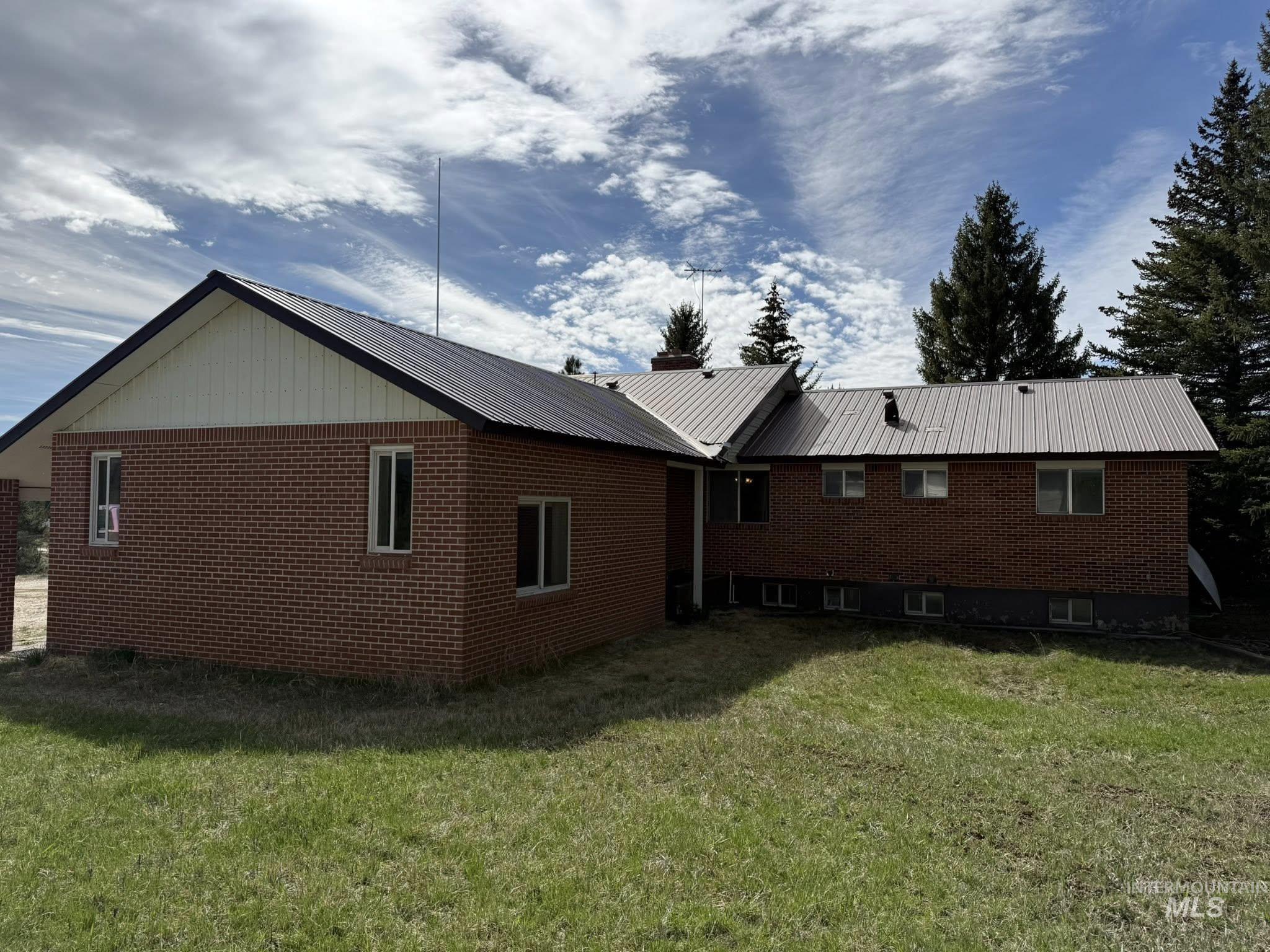 11100 Bens Rd, Cascade, Idaho 83611, 6 Bedrooms, 4 Bathrooms, Residential For Sale, Price $599,000, 98984093