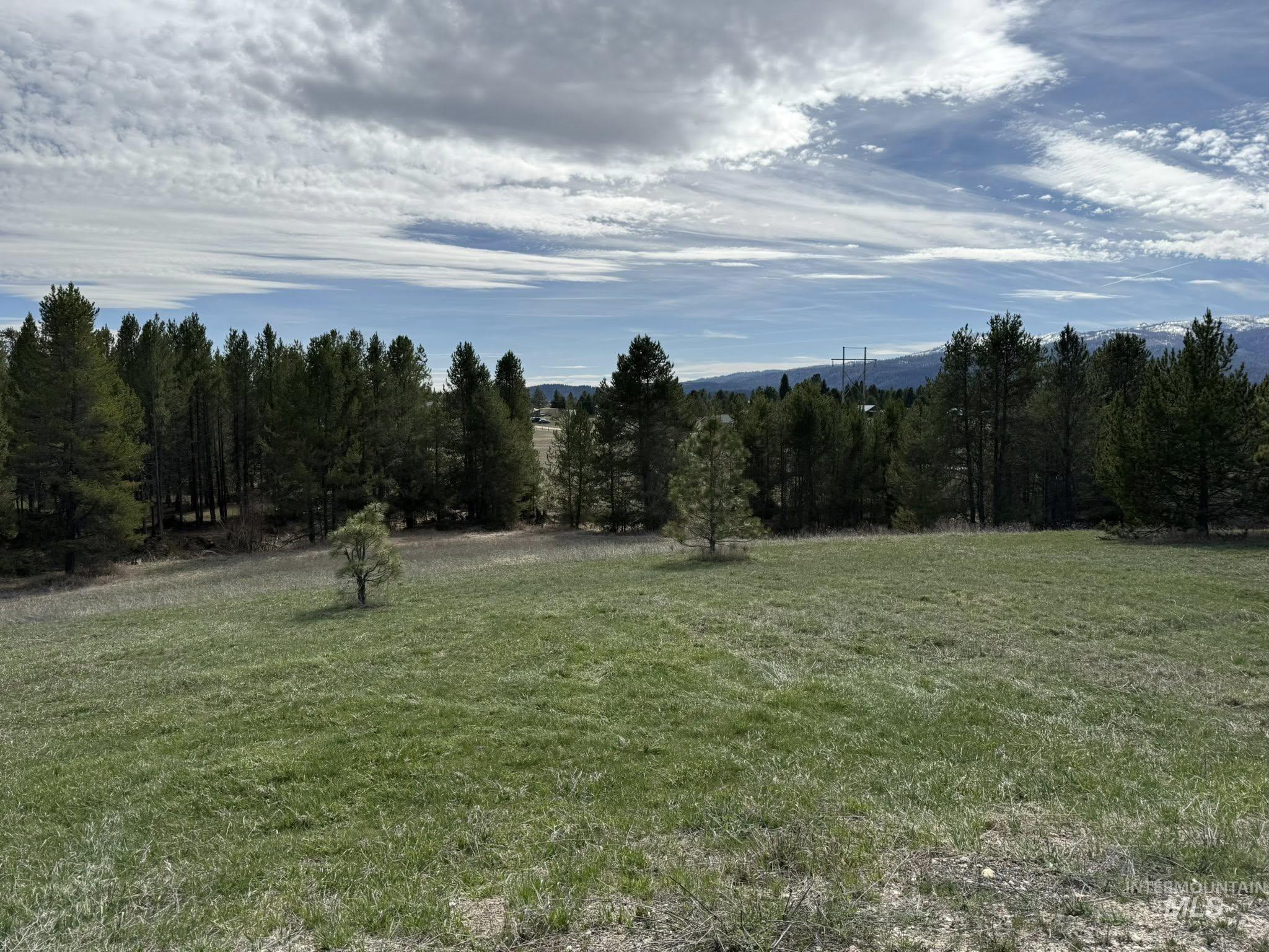 11100 Bens Rd, Cascade, Idaho 83611, 6 Bedrooms, 4 Bathrooms, Residential For Sale, Price $599,000, 98984093