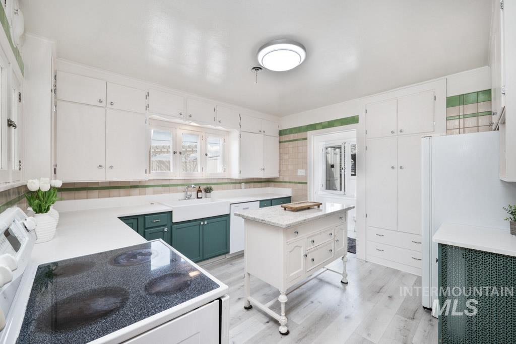 221 7th Avenue, Lewiston, Idaho 83501, 4 Bedrooms, 3 Bathrooms, Residential For Sale, Price $425,000, 98984095