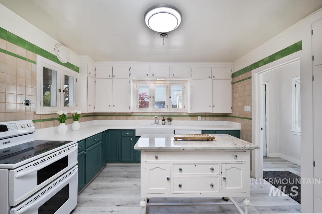 221 7th Avenue, Lewiston, Idaho 83501, 4 Bedrooms, 3 Bathrooms, Residential For Sale, Price $425,000, 98984095