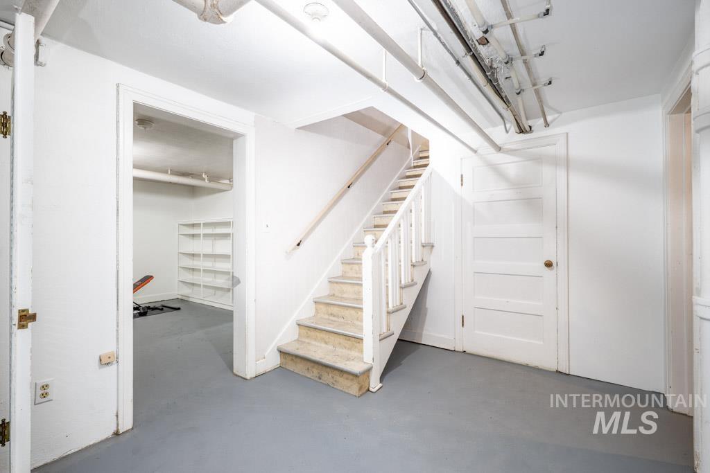 221 7th Avenue, Lewiston, Idaho 83501, 4 Bedrooms, 3 Bathrooms, Residential For Sale, Price $425,000, 98984095