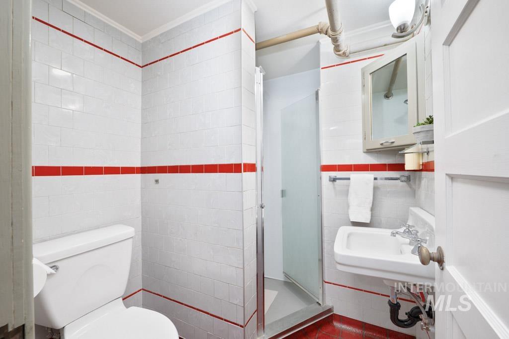 221 7th Avenue, Lewiston, Idaho 83501, 4 Bedrooms, 3 Bathrooms, Residential For Sale, Price $425,000, 98984095