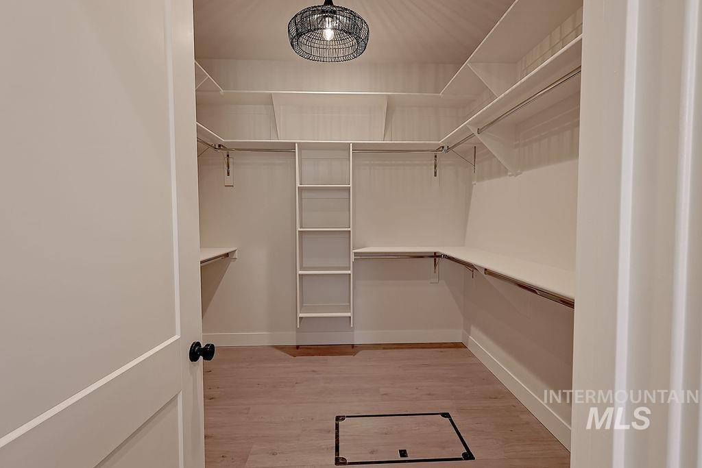 3688 E 3735 N, Kimberly, Idaho 83341, 5 Bedrooms, 2.5 Bathrooms, Residential For Sale, Price $755,900, 98984096