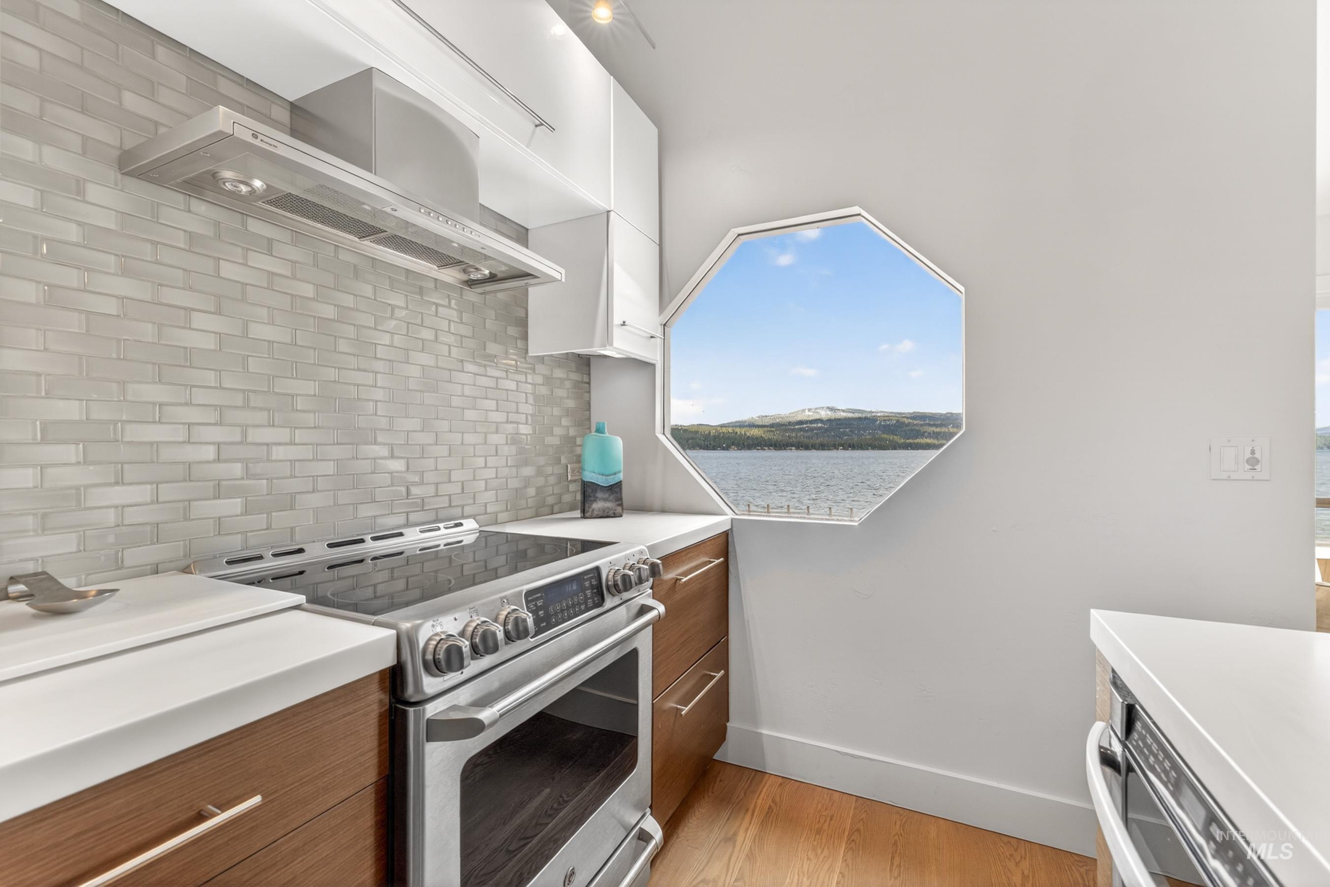 101 E Lake Street, McCall, Idaho 83638, 2 Bedrooms, 2 Bathrooms, Residential For Sale, Price $2,250,000,MLS 98984101