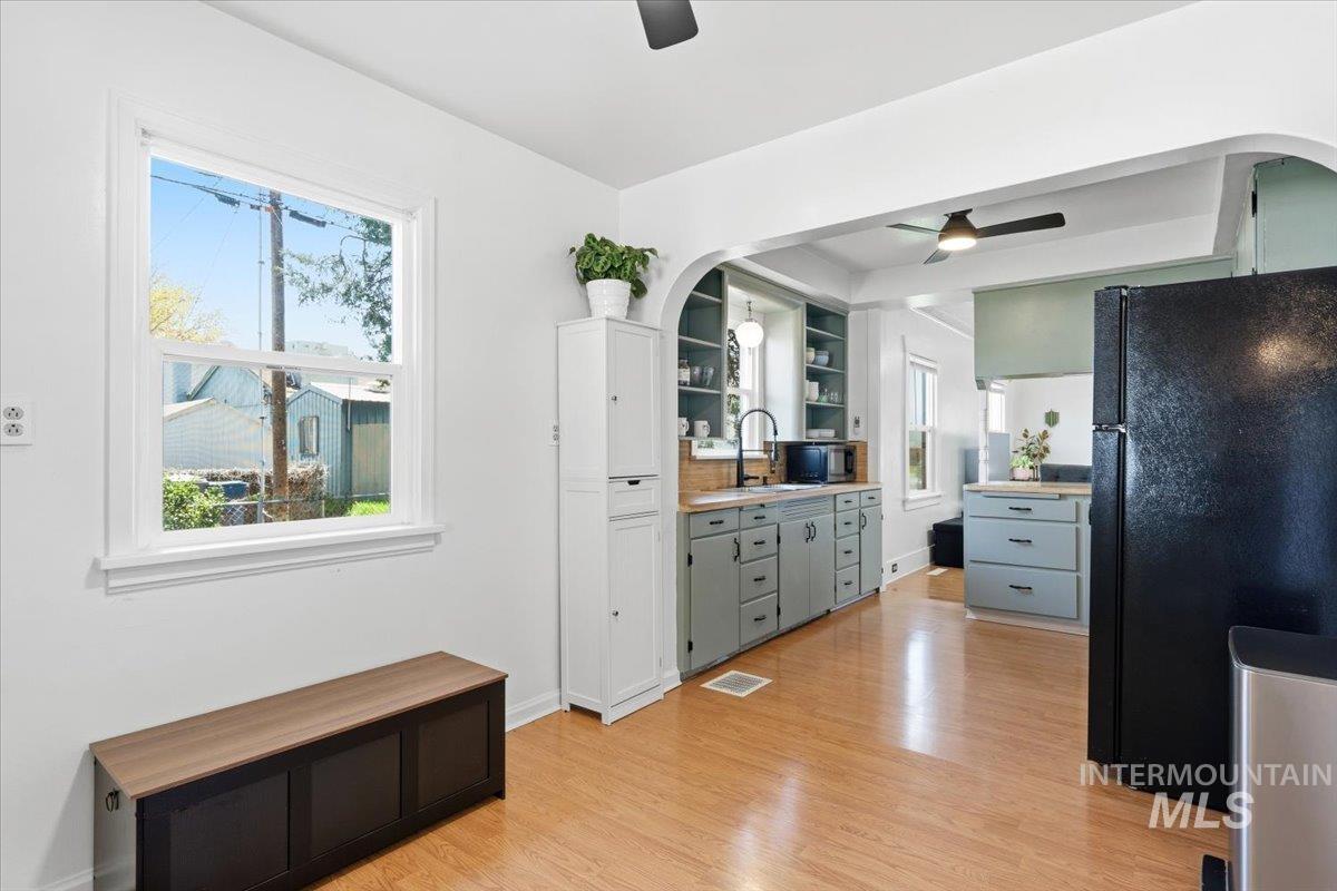 512 7th Street S, Nampa, Idaho 83651, 2 Bedrooms, 2 Bathrooms, Residential For Sale, Price $325,000, 98984105