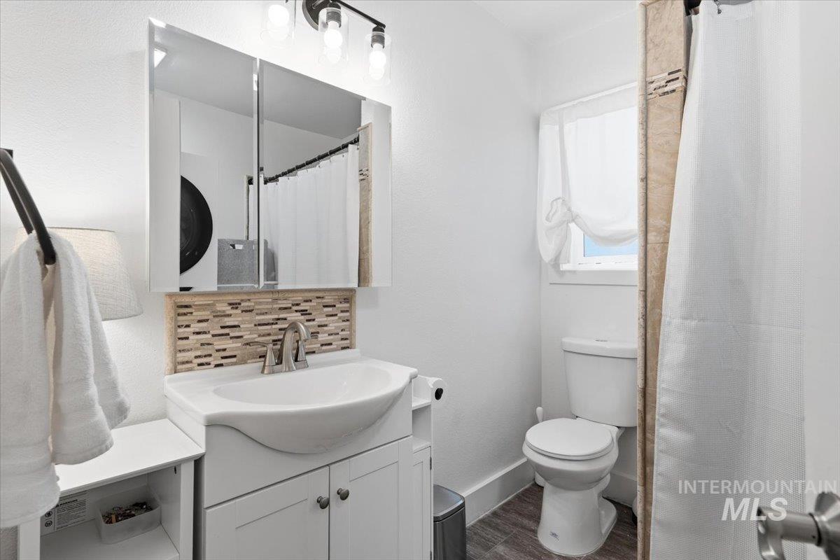 512 7th Street S, Nampa, Idaho 83651, 2 Bedrooms, 2 Bathrooms, Residential For Sale, Price $325,000, 98984105