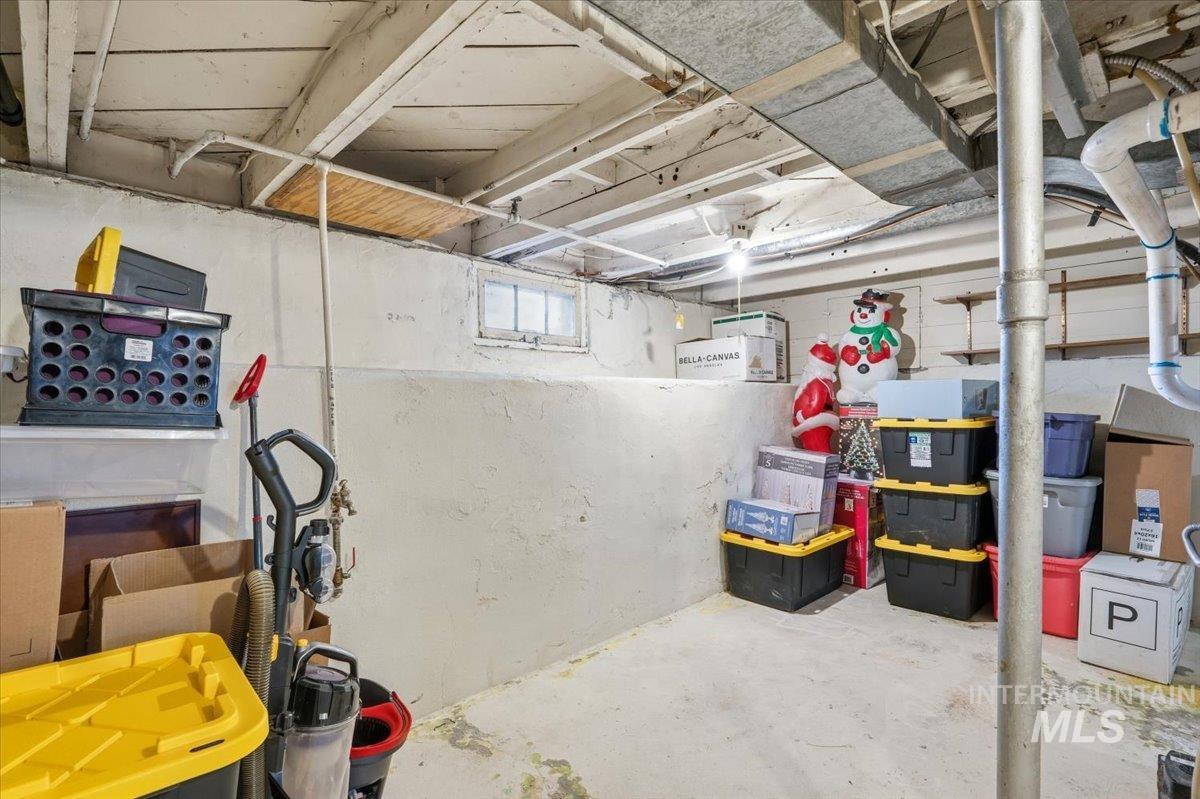 512 7th Street S, Nampa, Idaho 83651, 2 Bedrooms, 2 Bathrooms, Residential For Sale, Price $325,000, 98984105