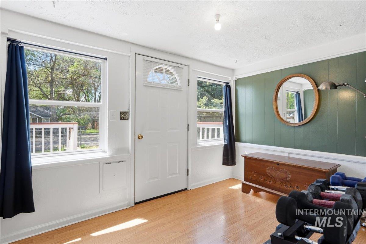 512 7th Street S, Nampa, Idaho 83651, 2 Bedrooms, 2 Bathrooms, Residential For Sale, Price $325,000, 98984105