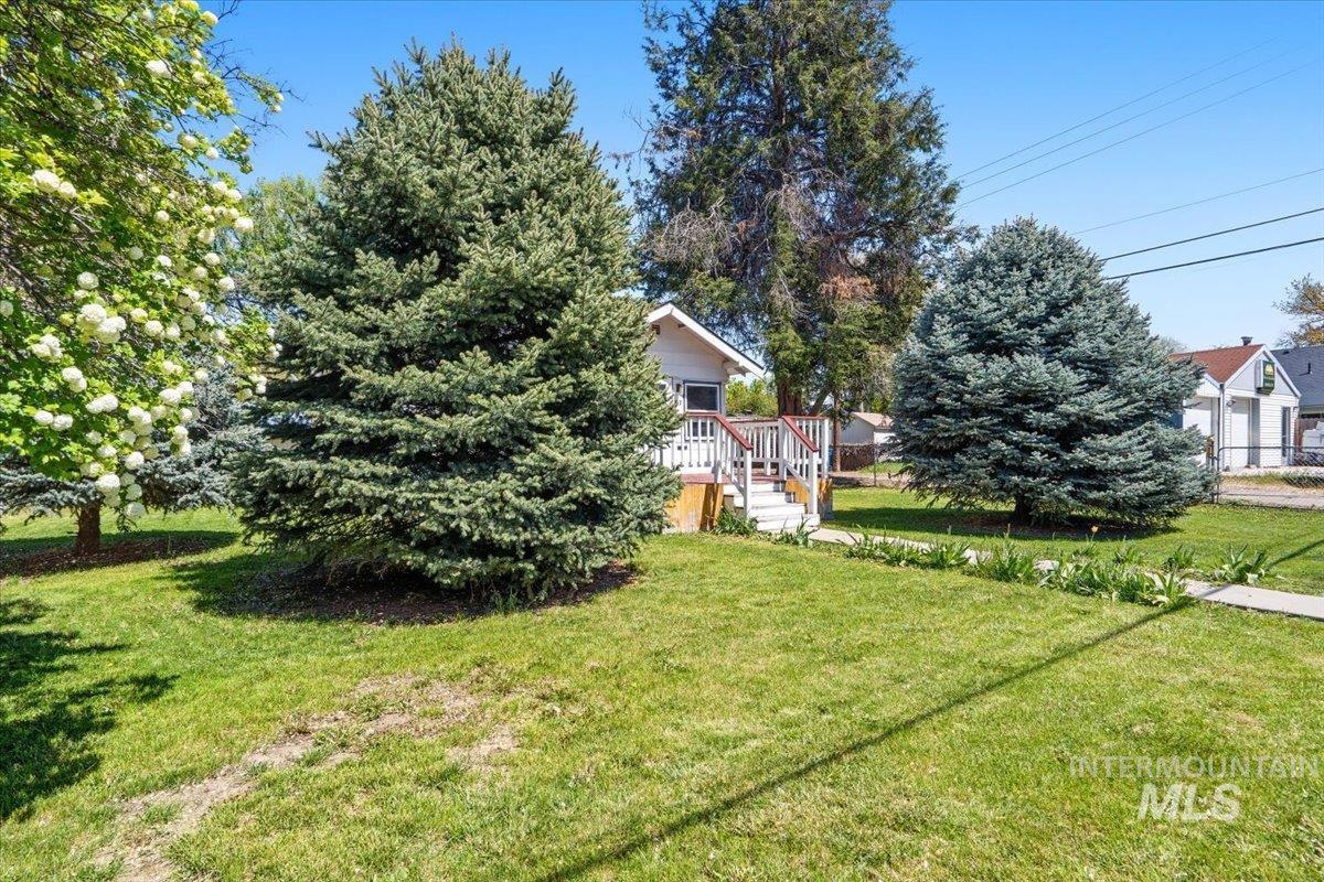 512 7th Street S, Nampa, Idaho 83651, 2 Bedrooms, 2 Bathrooms, Residential For Sale, Price $325,000, 98984105