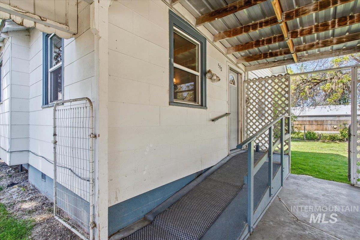 512 7th Street S, Nampa, Idaho 83651, 2 Bedrooms, 2 Bathrooms, Residential For Sale, Price $325,000, 98984105