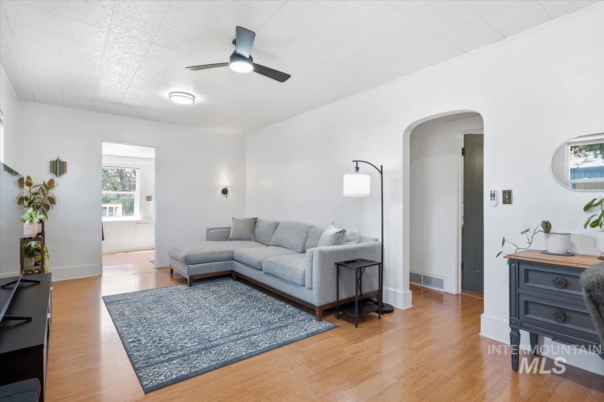 512 7th Street S, Nampa, Idaho 83651, 2 Bedrooms, 2 Bathrooms, Residential For Sale, Price $325,000, 98984105