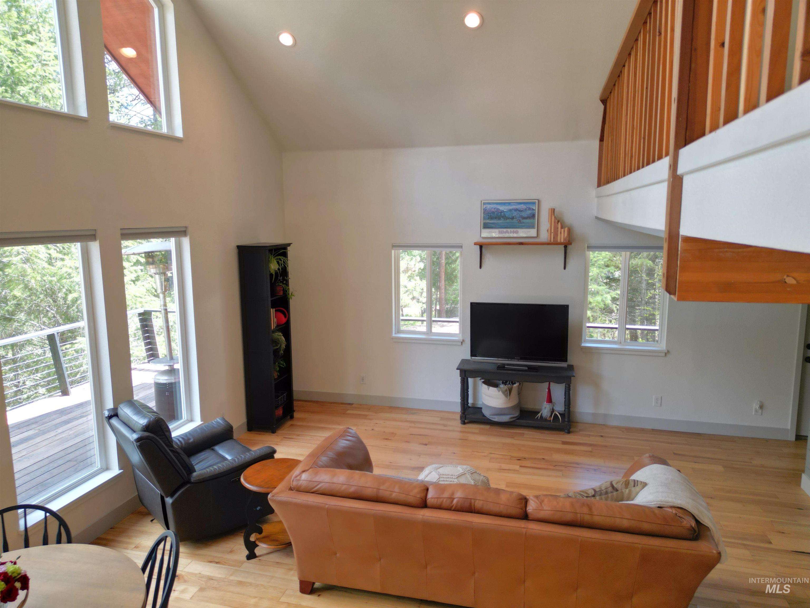 60 Star View Dr., Garden Valley, Idaho 83622, 3 Bedrooms, 2 Bathrooms, Residential For Sale, Price $699,900, 98984109