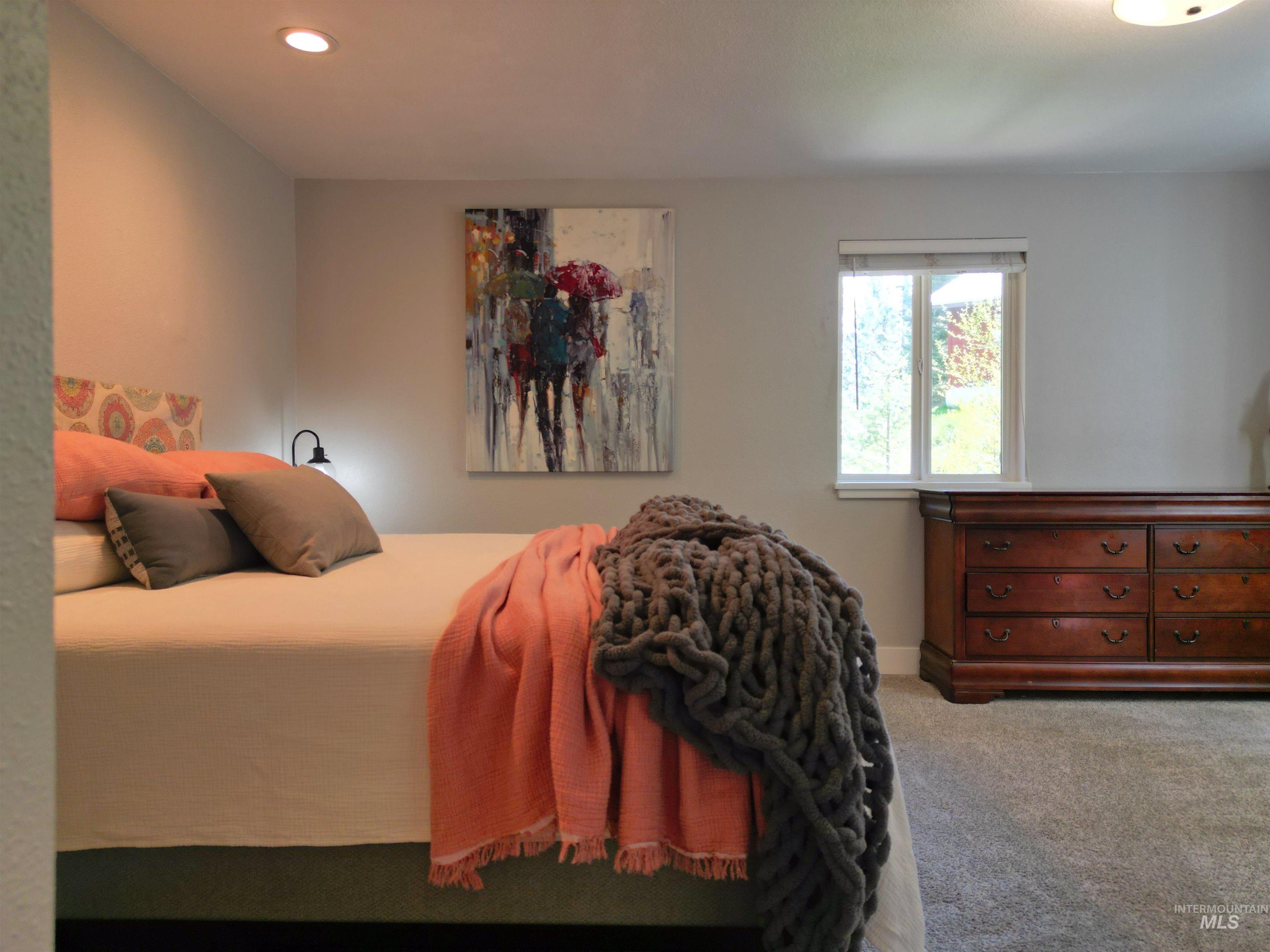 60 Star View Dr., Garden Valley, Idaho 83622, 3 Bedrooms, 2 Bathrooms, Residential For Sale, Price $699,900, 98984109