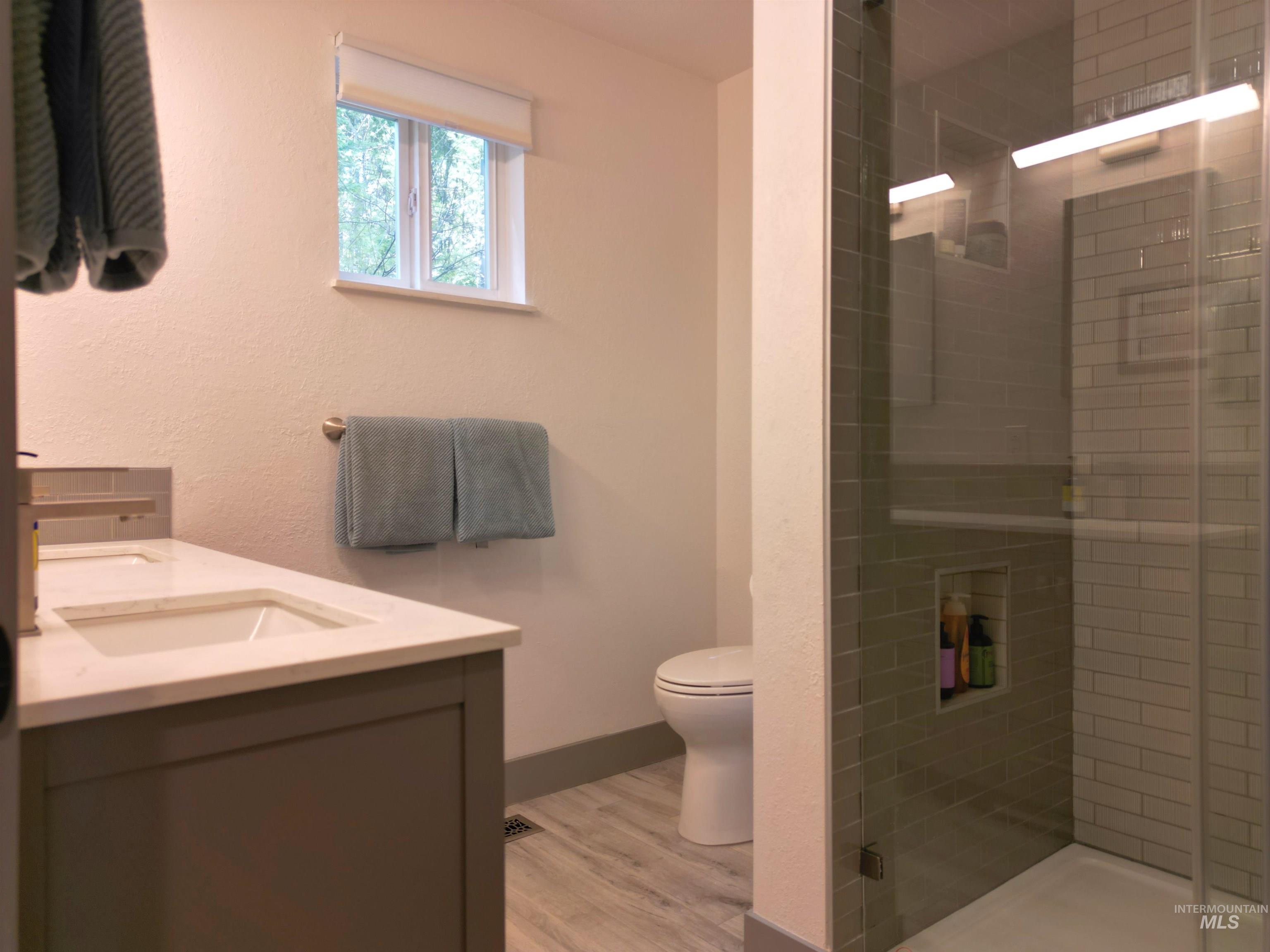 60 Star View Dr., Garden Valley, Idaho 83622, 3 Bedrooms, 2 Bathrooms, Residential For Sale, Price $699,900, 98984109