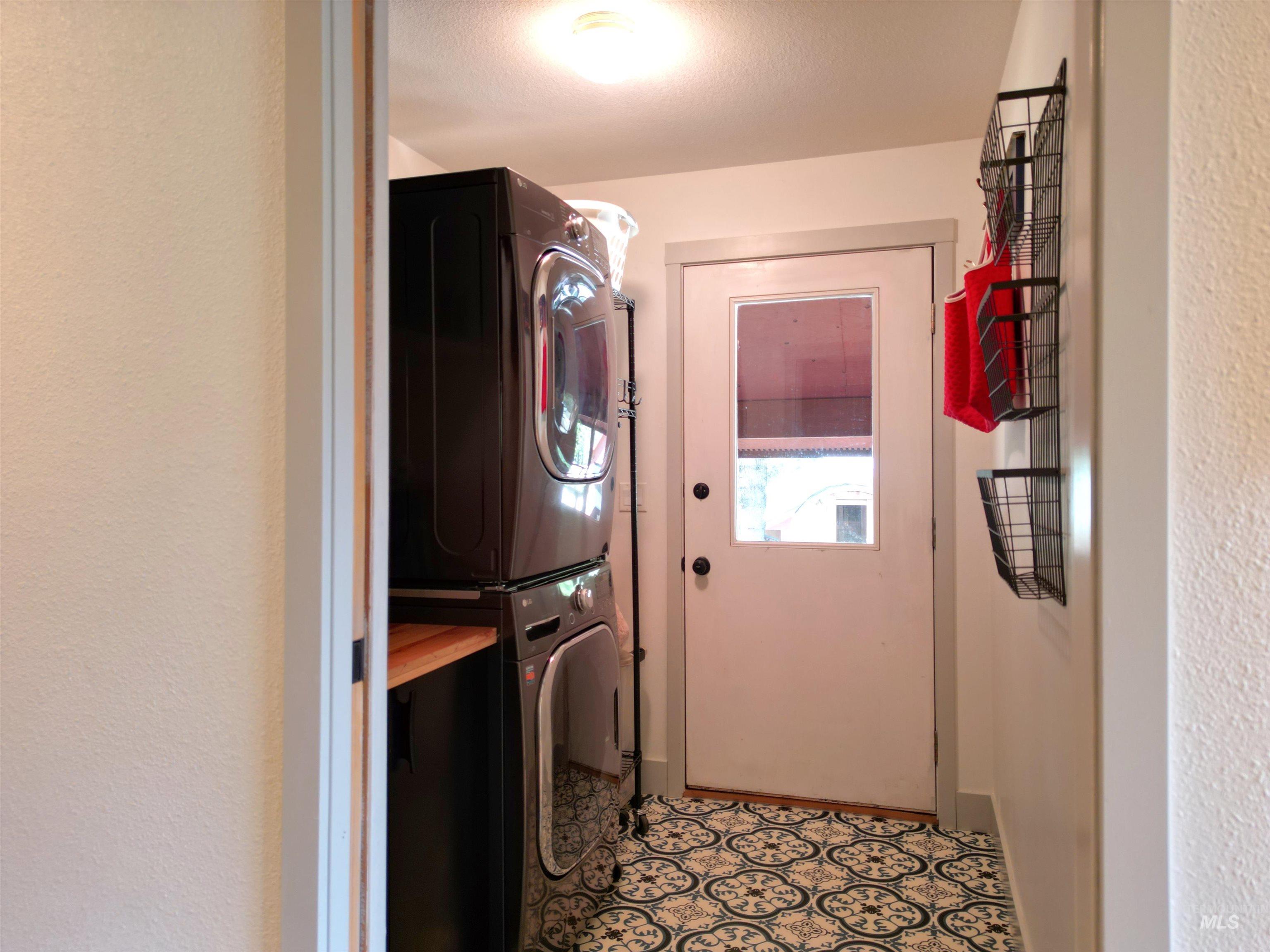 60 Star View Dr., Garden Valley, Idaho 83622, 3 Bedrooms, 2 Bathrooms, Residential For Sale, Price $699,900, 98984109