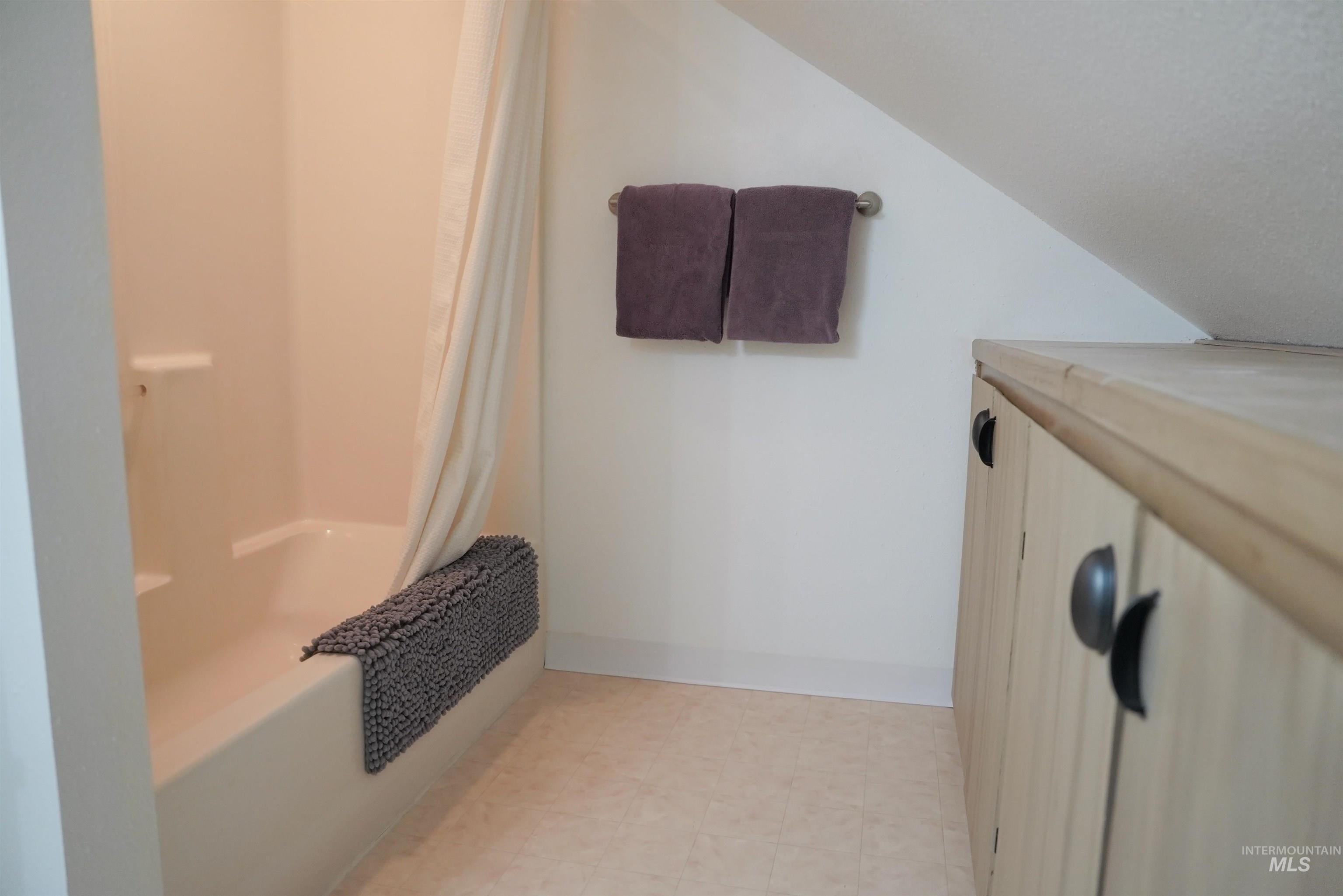 60 Star View Dr., Garden Valley, Idaho 83622, 3 Bedrooms, 2 Bathrooms, Residential For Sale, Price $699,900, 98984109