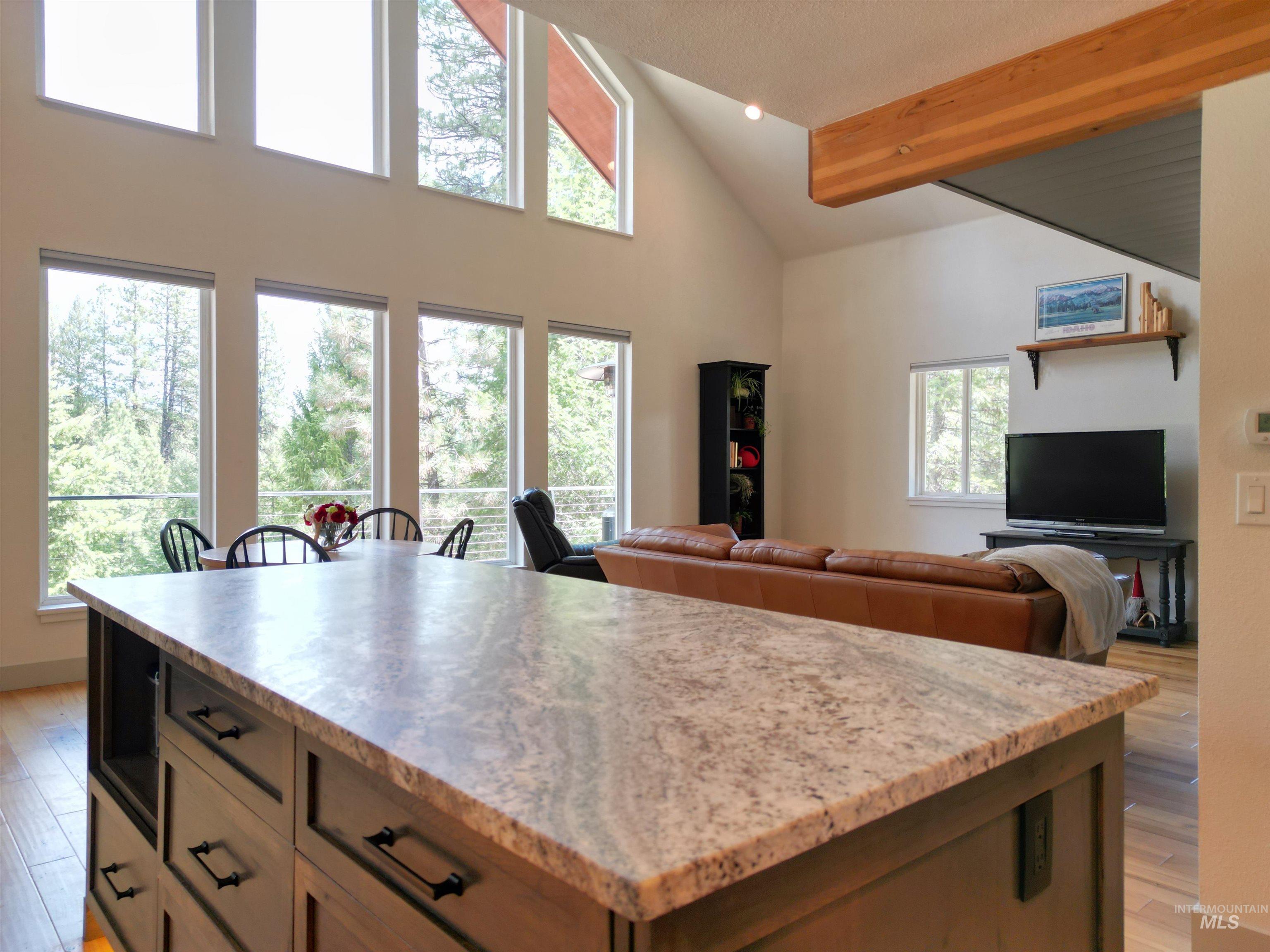 60 Star View Dr., Garden Valley, Idaho 83622, 3 Bedrooms, 2 Bathrooms, Residential For Sale, Price $699,900, 98984109