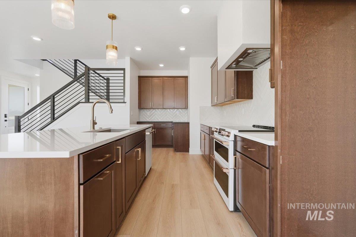 1194 S Papuan Way, Kuna, Idaho 83634, 3 Bedrooms, 3 Bathrooms, Residential For Sale, Price $535,000,MLS 98984113