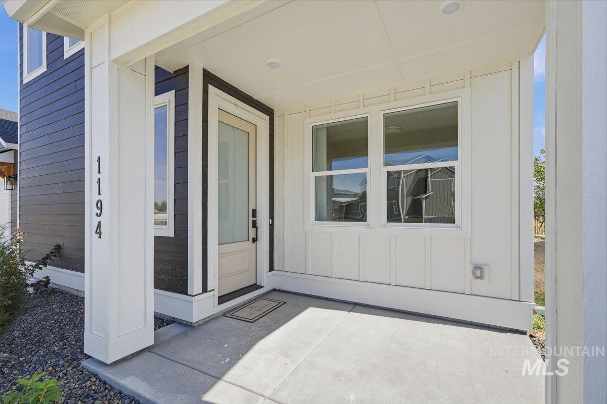 1194 S Papuan Way, Kuna, Idaho 83634, 3 Bedrooms, 3 Bathrooms, Residential For Sale, Price $535,000,MLS 98984113