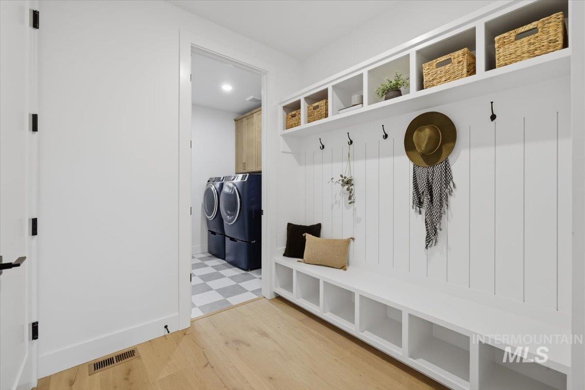 1194 S Papuan Way, Kuna, Idaho 83634, 3 Bedrooms, 3 Bathrooms, Residential For Sale, Price $629,900, 98984113