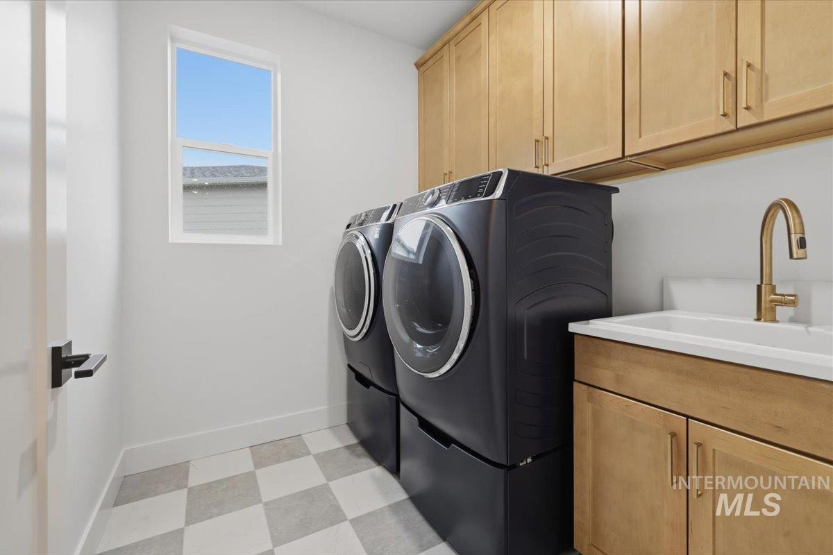 1194 S Papuan Way, Kuna, Idaho 83634, 3 Bedrooms, 3 Bathrooms, Residential For Sale, Price $629,900, 98984113