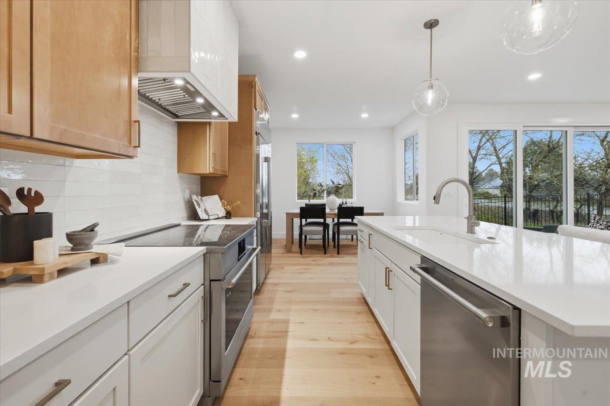 1194 S Papuan Way, Kuna, Idaho 83634, 3 Bedrooms, 3 Bathrooms, Residential For Sale, Price $629,900, 98984113