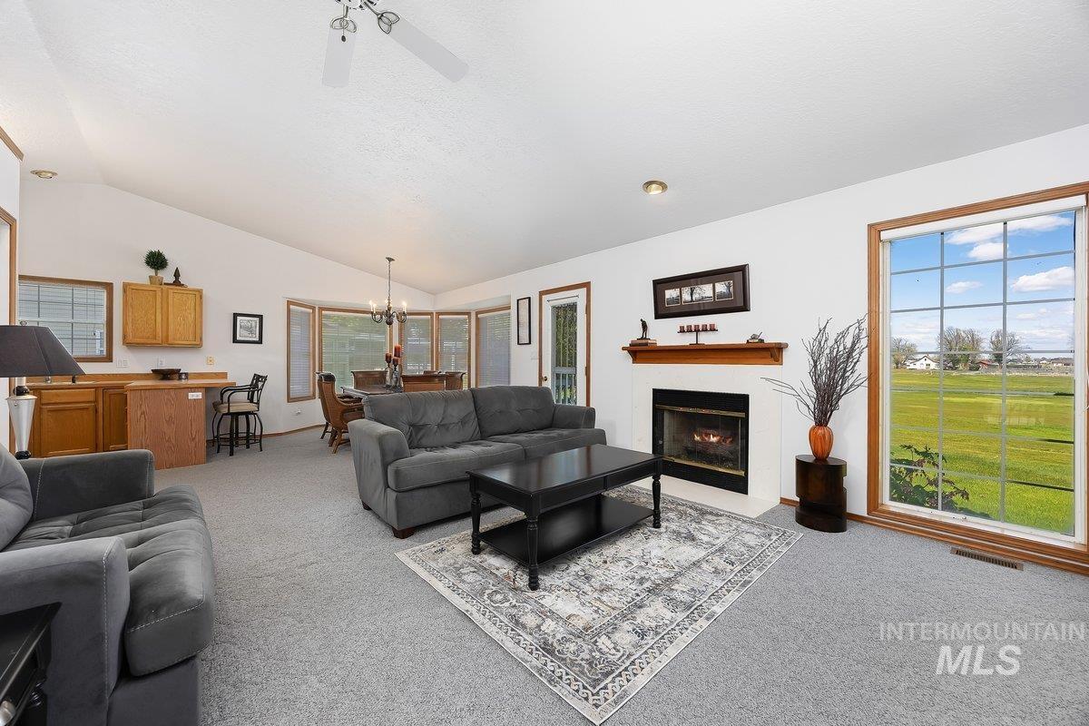 124 A Seminole Cir, Jerome, Idaho 83338, 3 Bedrooms, 2 Bathrooms, Residential For Sale, Price $315,000, 98984116