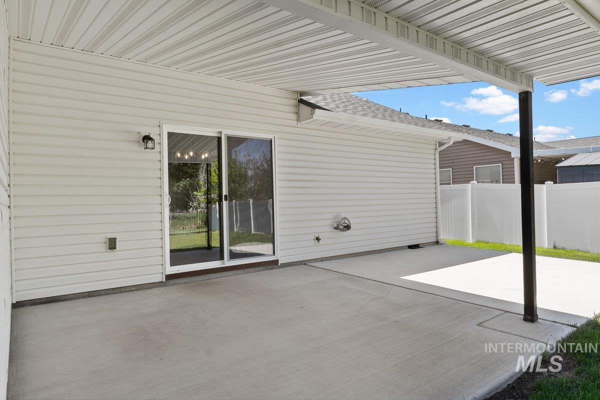 1204 5Th Ave E, Jerome, Idaho 83338-5116, 4 Bedrooms, 2 Bathrooms, Residential For Sale, Price $433,000, 98984117