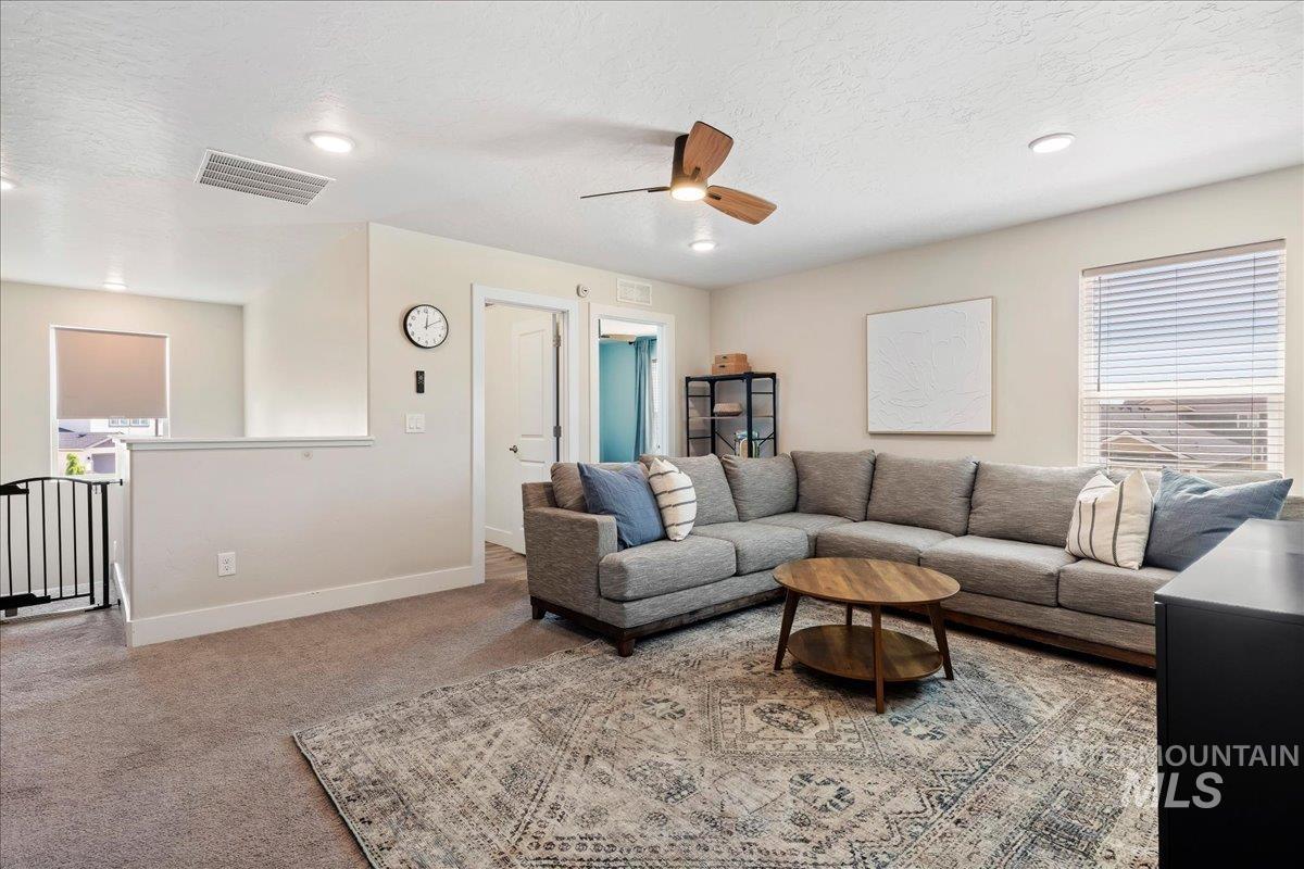 11240 Spring Falls Drive, Caldwell, Idaho 83605, 4 Bedrooms, 3 Bathrooms, Residential For Sale, Price $499,500,MLS 98984118