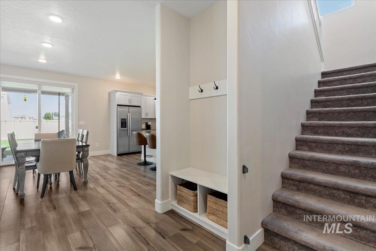 11240 Spring Falls Drive, Caldwell, Idaho 83605, 4 Bedrooms, 3 Bathrooms, Residential For Sale, Price $499,500,MLS 98984118