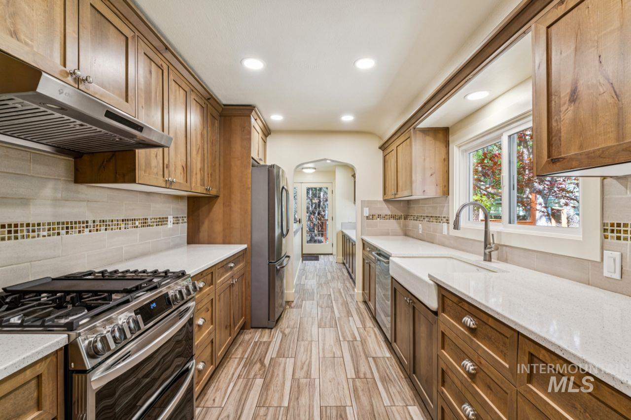 718 S Owyhee St, Boise, Idaho 83705, 3 Bedrooms, 2 Bathrooms, Residential For Sale, Price $739,000,MLS 98984119