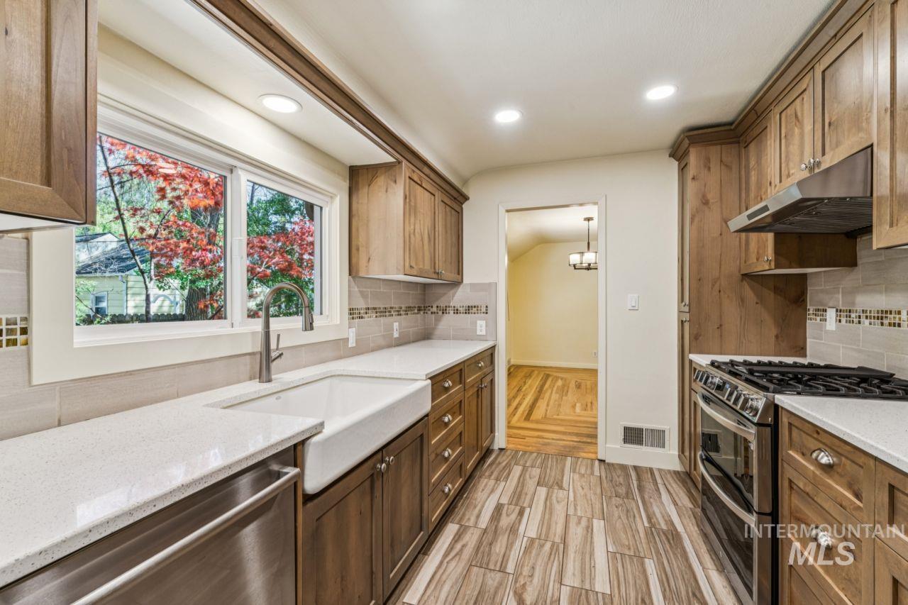 718 S Owyhee St, Boise, Idaho 83705, 3 Bedrooms, 2 Bathrooms, Residential For Sale, Price $739,000,MLS 98984119