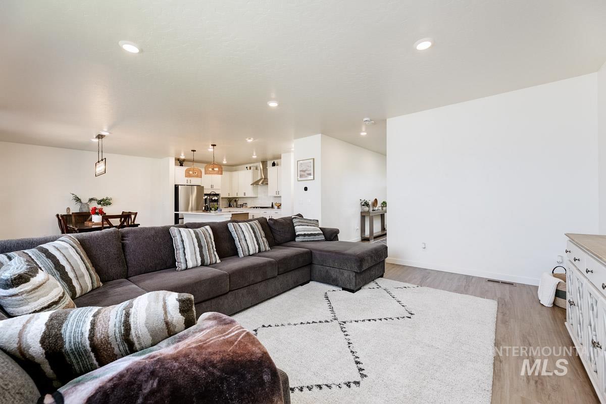 4469 S Colditz Way, Meridian, Idaho 83642, 4 Bedrooms, 2.5 Bathrooms, Residential For Sale, Price $599,900,MLS 98984121