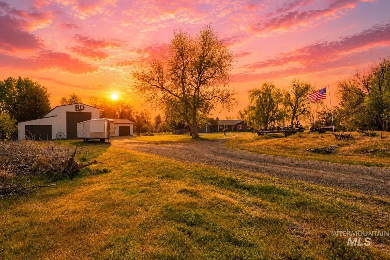 2726 S. 850 E., Hagerman, Idaho 83332, 2 Bedrooms, 2.5 Bathrooms, Residential For Sale, Price $964,500, 98984123