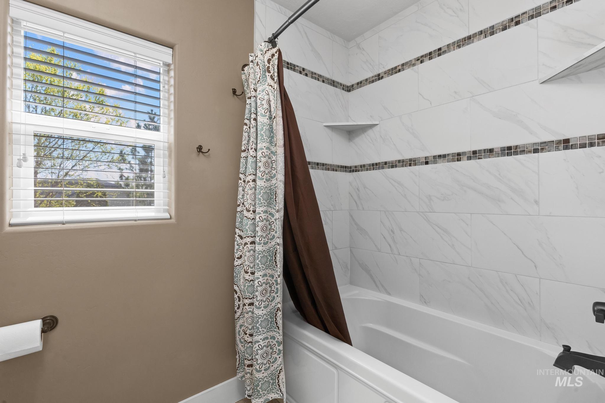 5804 N Saguaro Hills Place, Meridian, Idaho 83646, 3 Bedrooms, 2.5 Bathrooms, Residential For Sale, Price $799,990,MLS 98984124