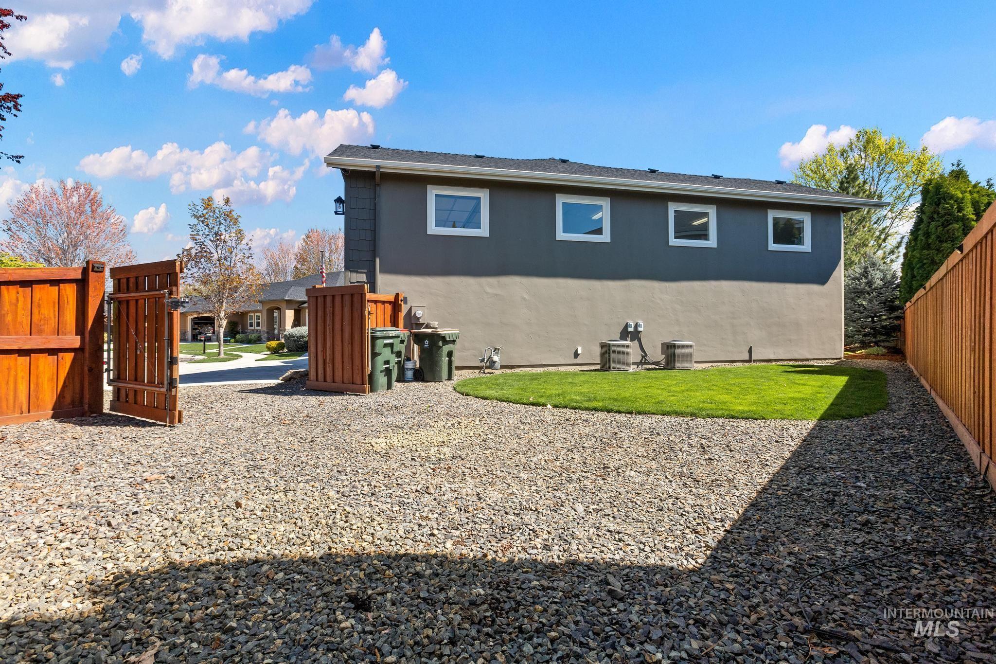 5804 N Saguaro Hills Place, Meridian, Idaho 83646, 3 Bedrooms, 2.5 Bathrooms, Residential For Sale, Price $799,990,MLS 98984124
