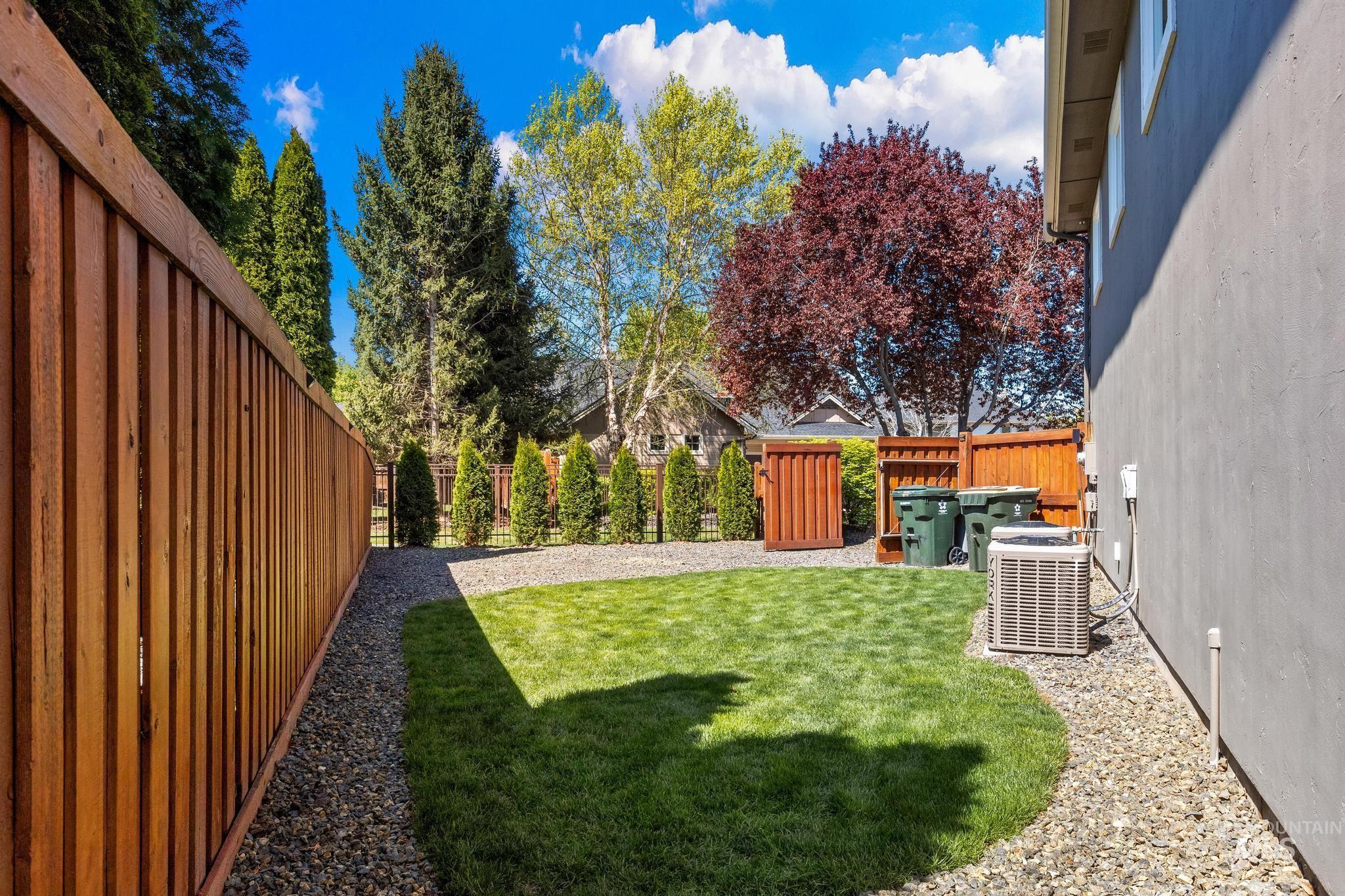 5804 N Saguaro Hills Place, Meridian, Idaho 83646, 3 Bedrooms, 2.5 Bathrooms, Residential For Sale, Price $799,990,MLS 98984124