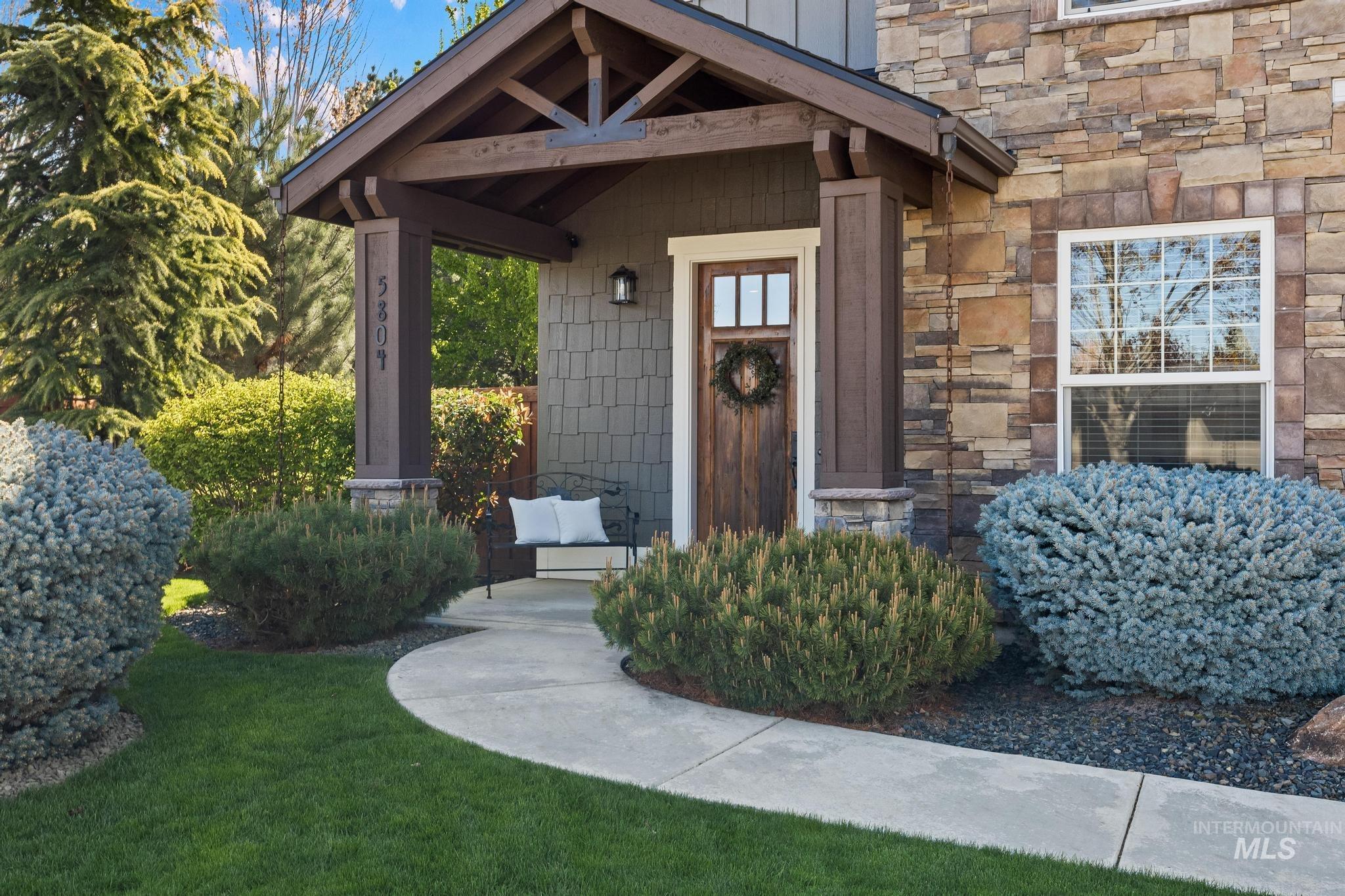 5804 N Saguaro Hills Place, Meridian, Idaho 83646, 3 Bedrooms, 2.5 Bathrooms, Residential For Sale, Price $799,990,MLS 98984124