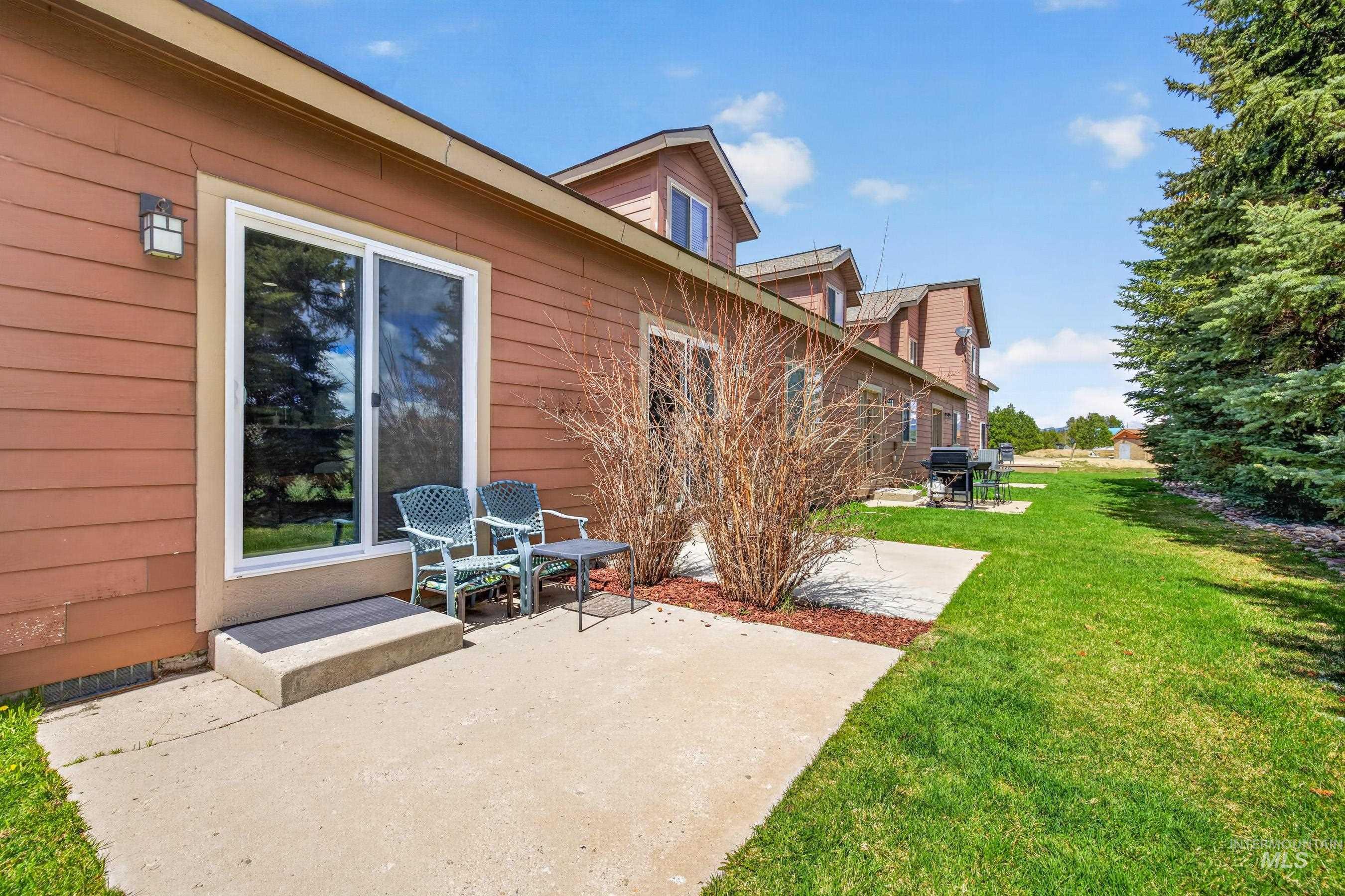 26 Mangum Circle, Donnelly, Idaho 83615, 3 Bedrooms, 2 Bathrooms, Residential For Sale, Price $375,000, 98984125