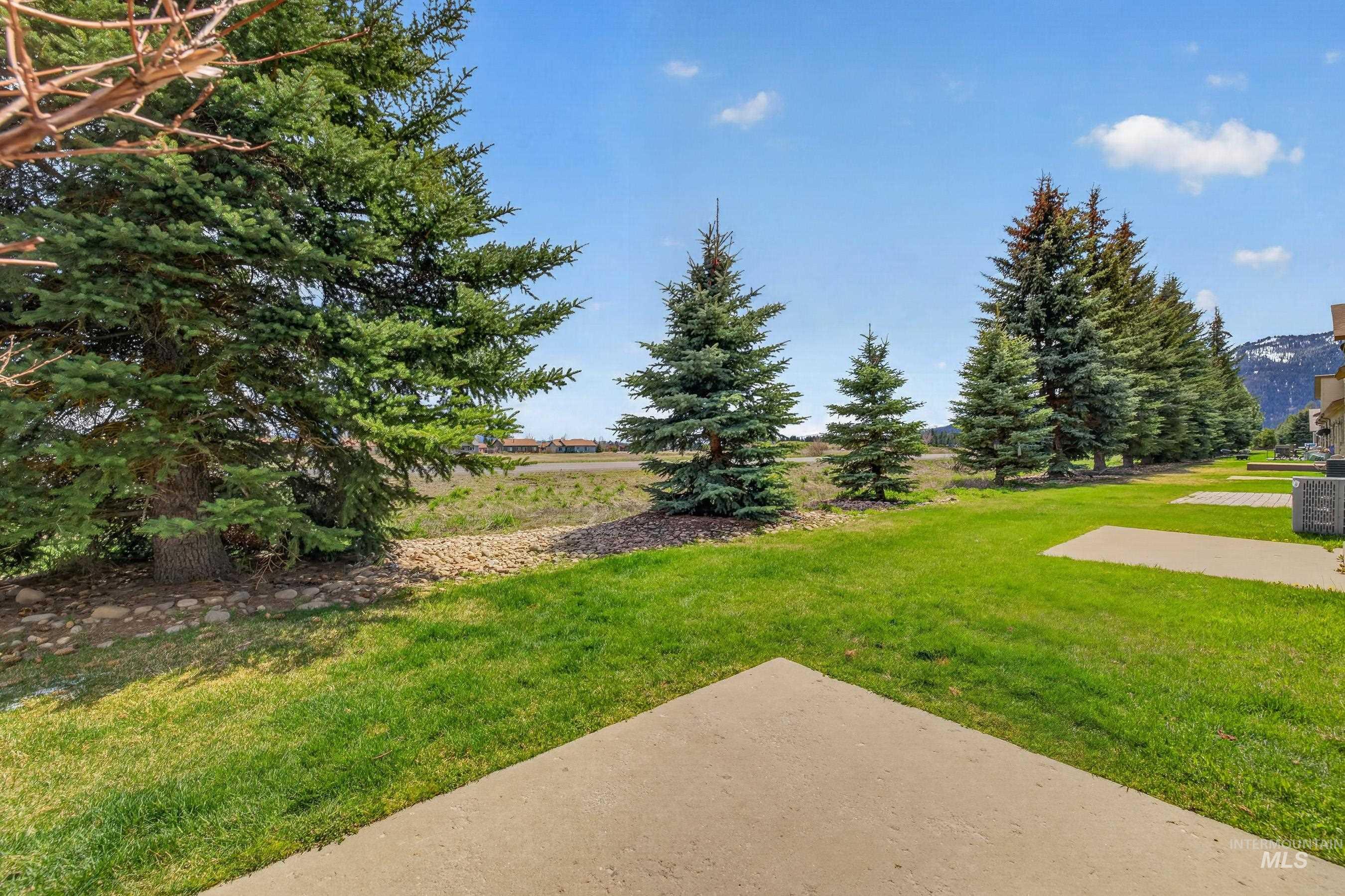26 Mangum Circle, Donnelly, Idaho 83615, 3 Bedrooms, 2 Bathrooms, Residential For Sale, Price $375,000, 98984125