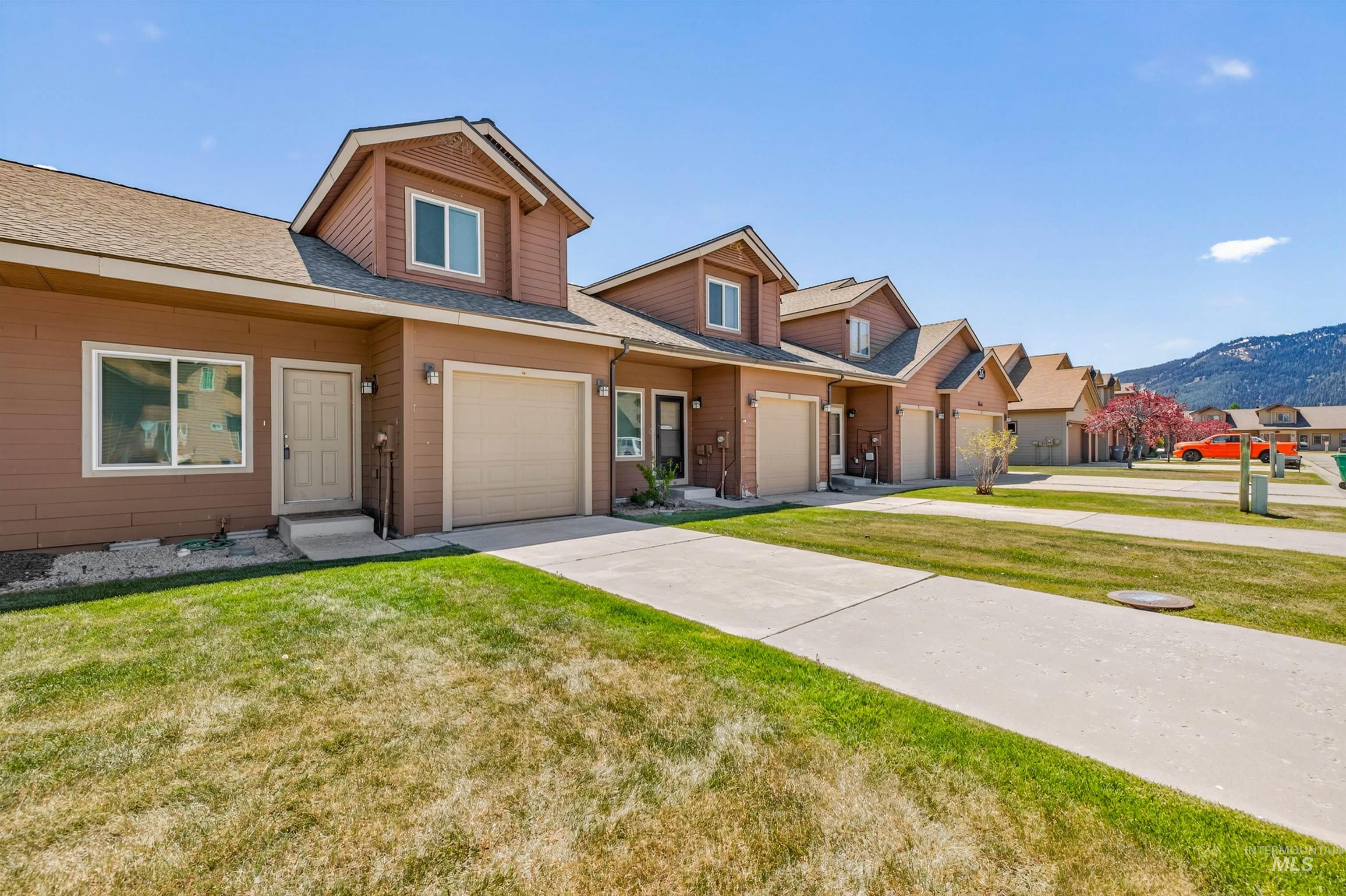 26 Mangum Circle, Donnelly, Idaho 83615, 3 Bedrooms, 2 Bathrooms, Residential For Sale, Price $365,000, 98984125