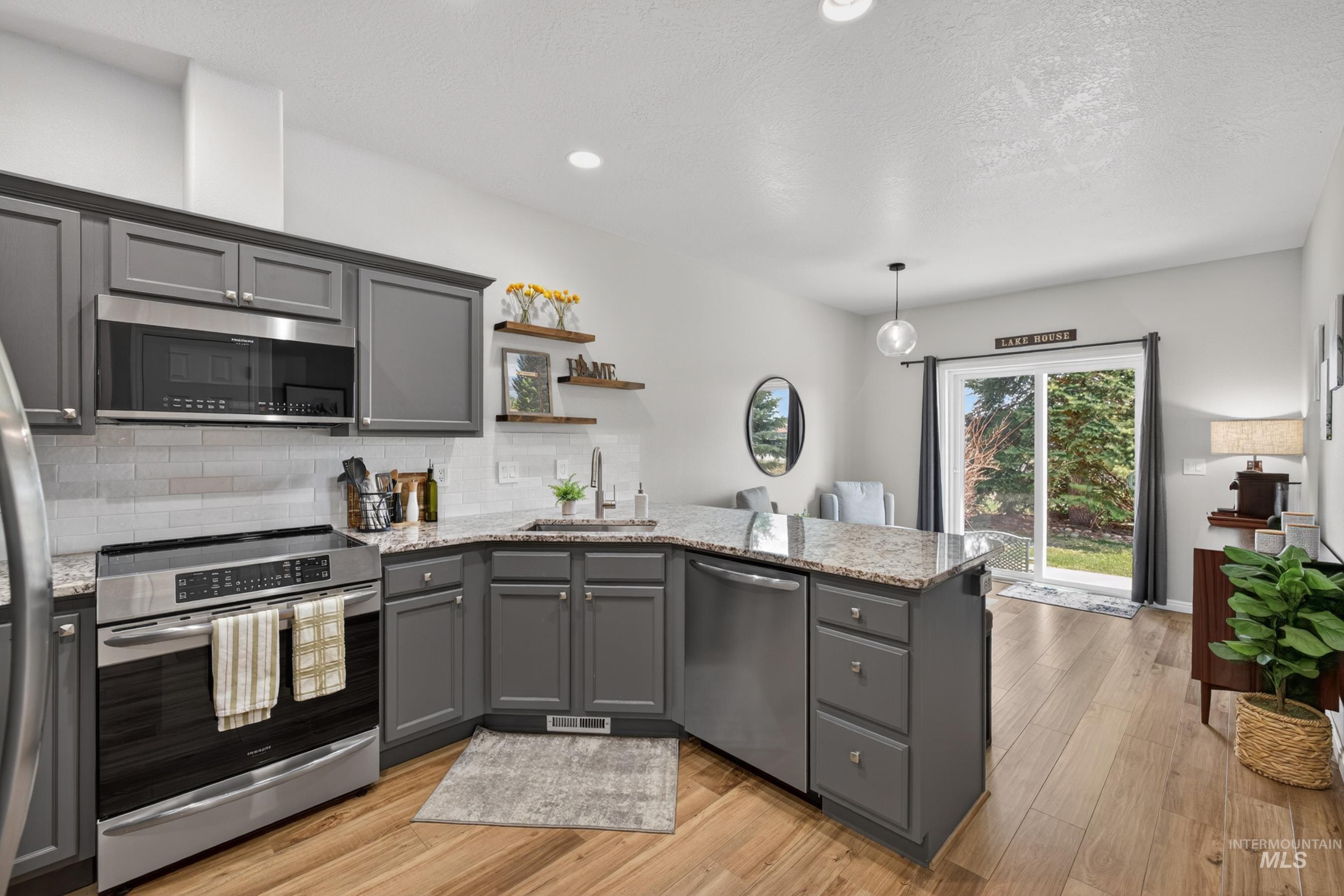 26 Mangum Circle, Donnelly, Idaho 83615, 3 Bedrooms, 2 Bathrooms, Residential For Sale, Price $375,000, 98984125
