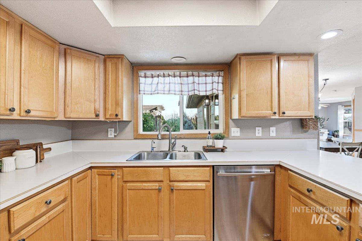 11842 W Tioga St, Boise, Idaho 83709, 5 Bedrooms, 4.5 Bathrooms, Residential For Sale, Price $700,000,MLS 98984126
