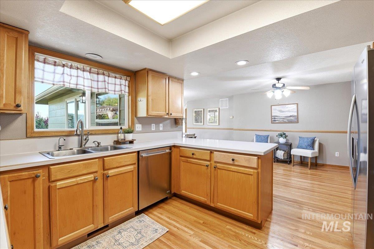 11842 W Tioga St, Boise, Idaho 83709, 5 Bedrooms, 4.5 Bathrooms, Residential For Sale, Price $700,000,MLS 98984126