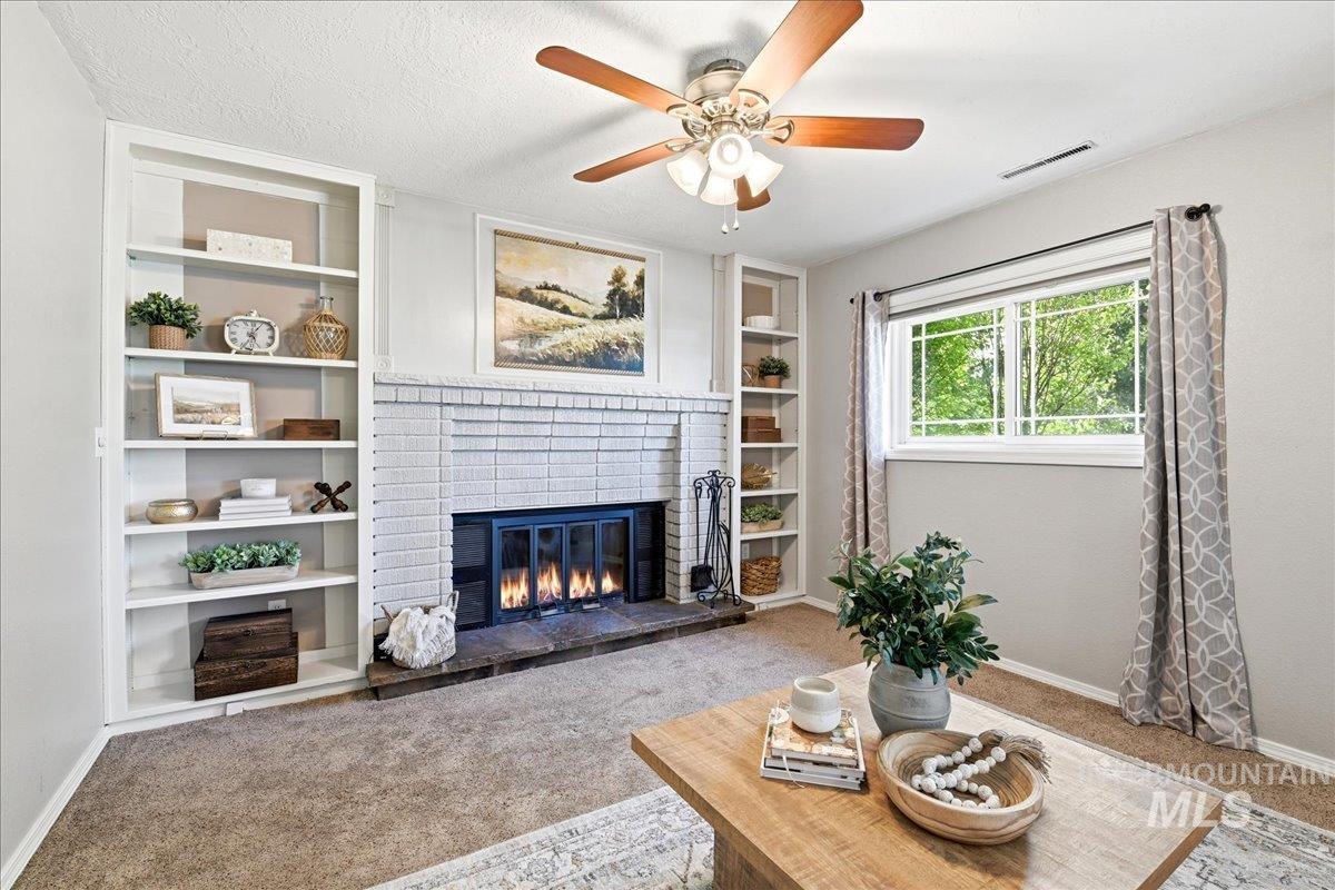 11842 W Tioga St, Boise, Idaho 83709, 5 Bedrooms, 4.5 Bathrooms, Residential For Sale, Price $700,000,MLS 98984126