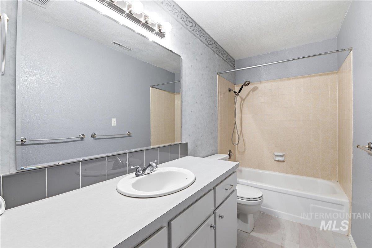11842 W Tioga St, Boise, Idaho 83709, 5 Bedrooms, 4.5 Bathrooms, Residential For Sale, Price $700,000,MLS 98984126